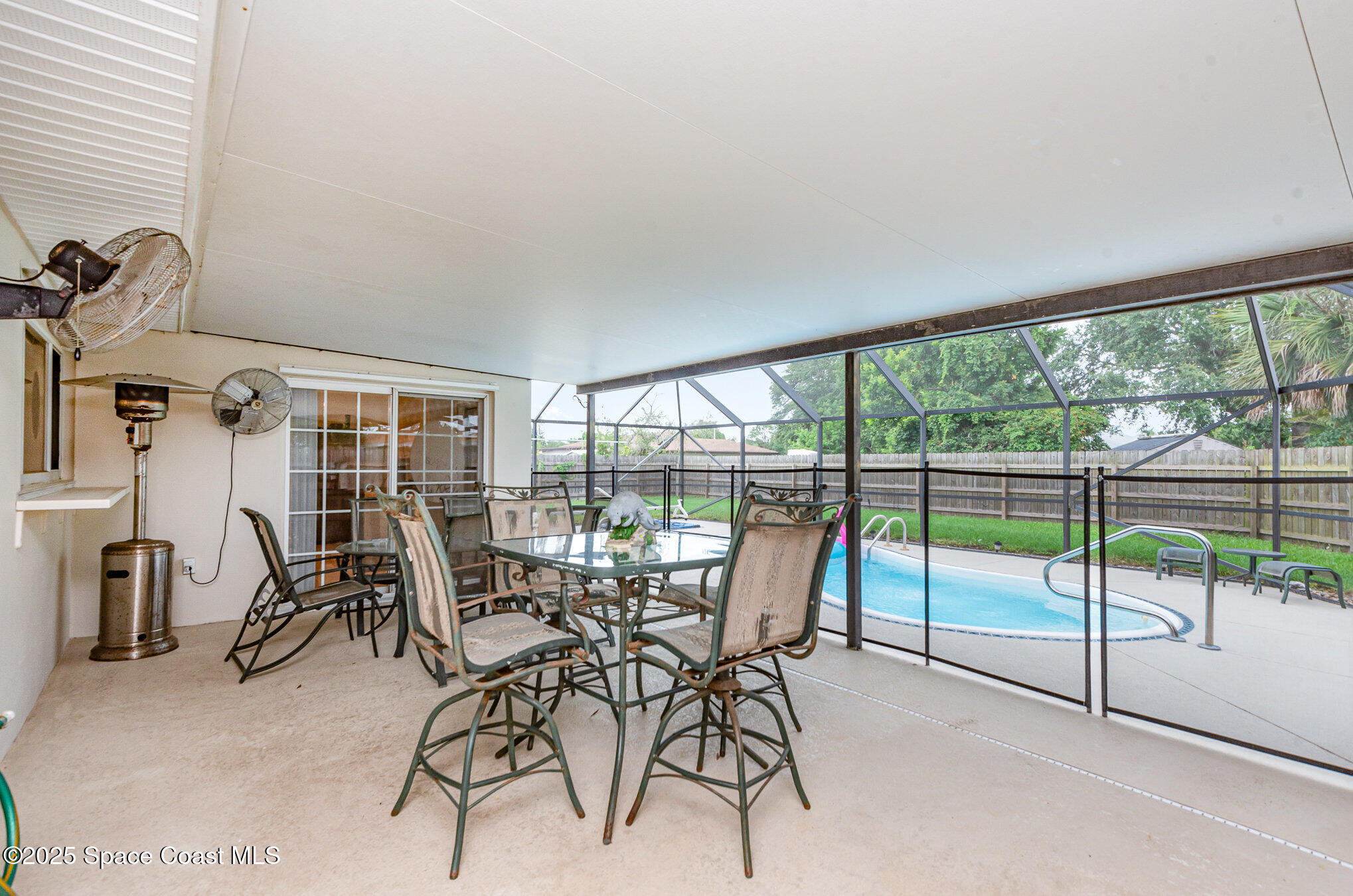 957 Waialae Circle NE