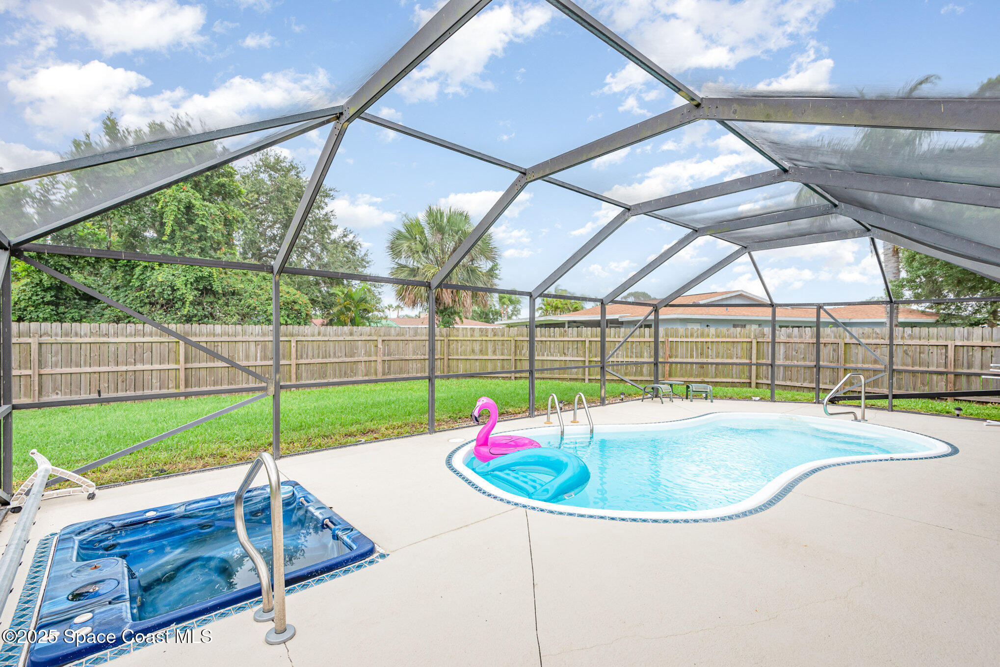 957 Waialae Circle NE