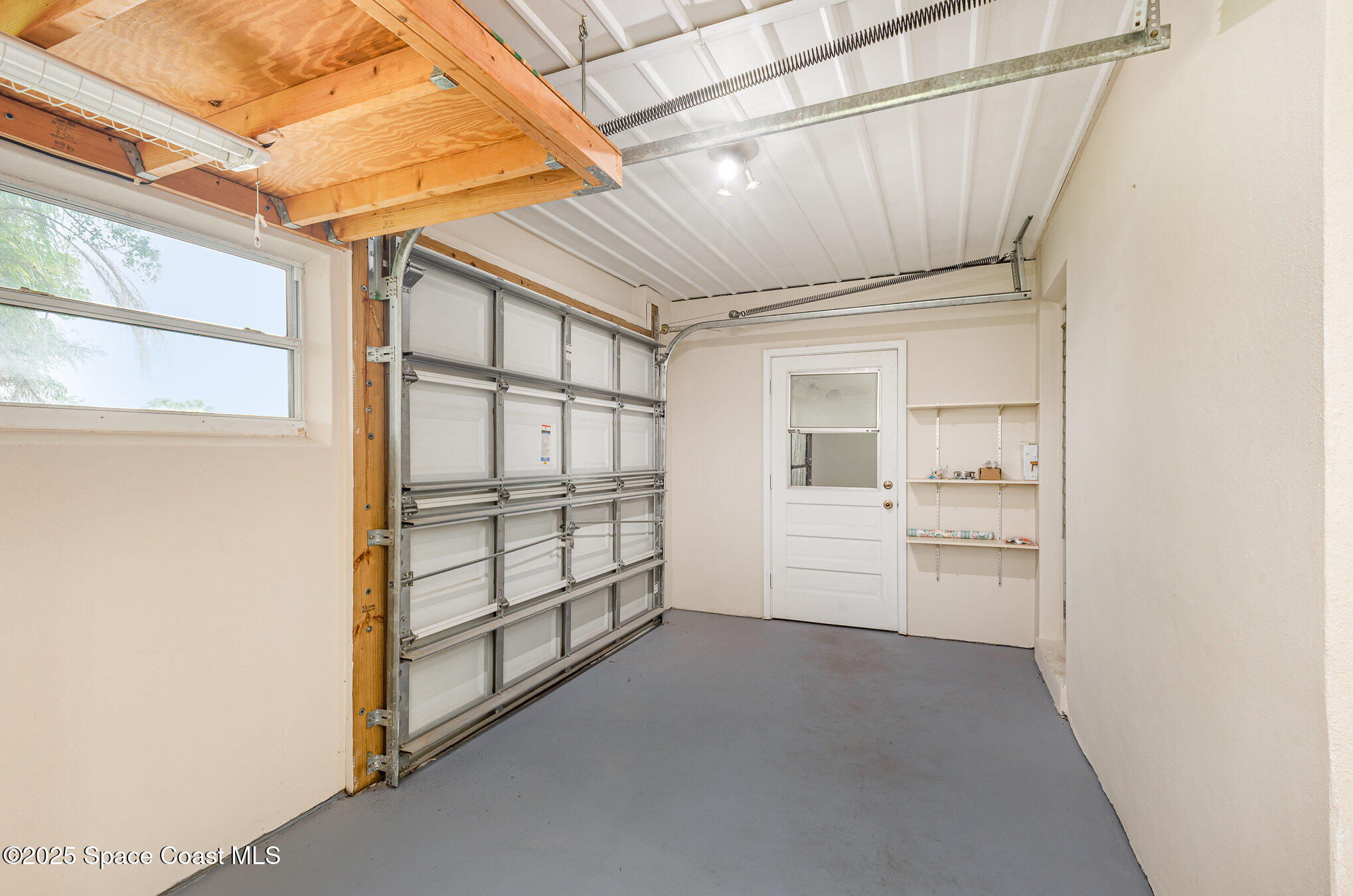 957 Waialae Circle NE