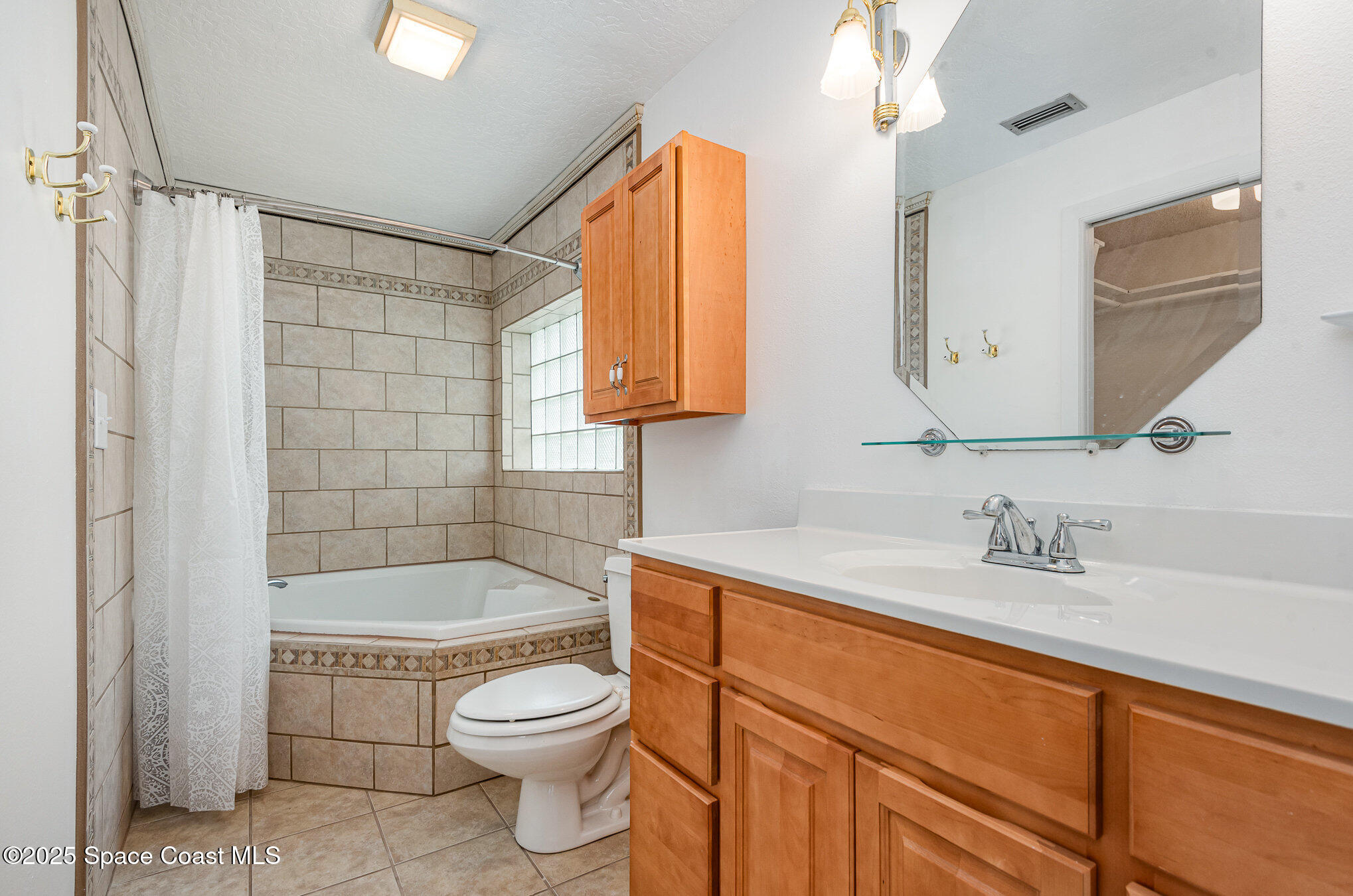 957 Waialae Circle NE