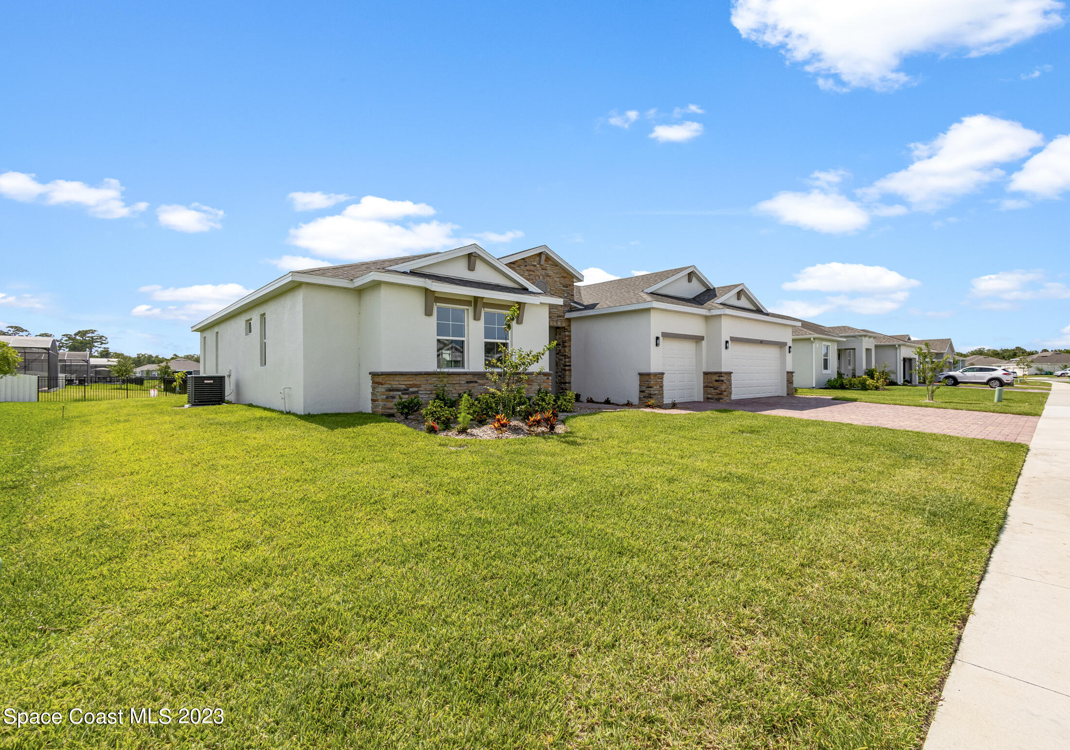 285 Loymer Circle
