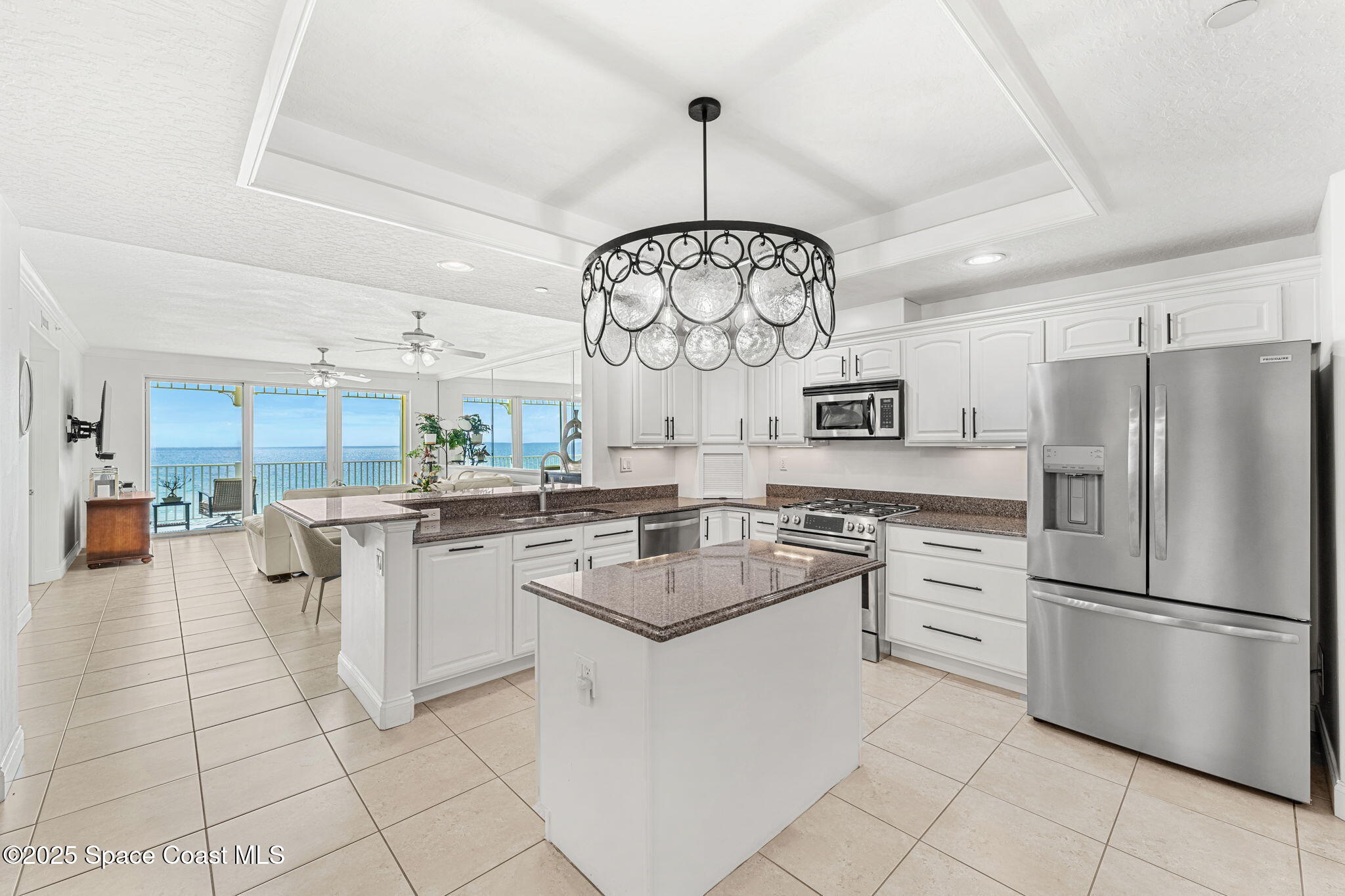 505 S Miramar Avenue, 2403