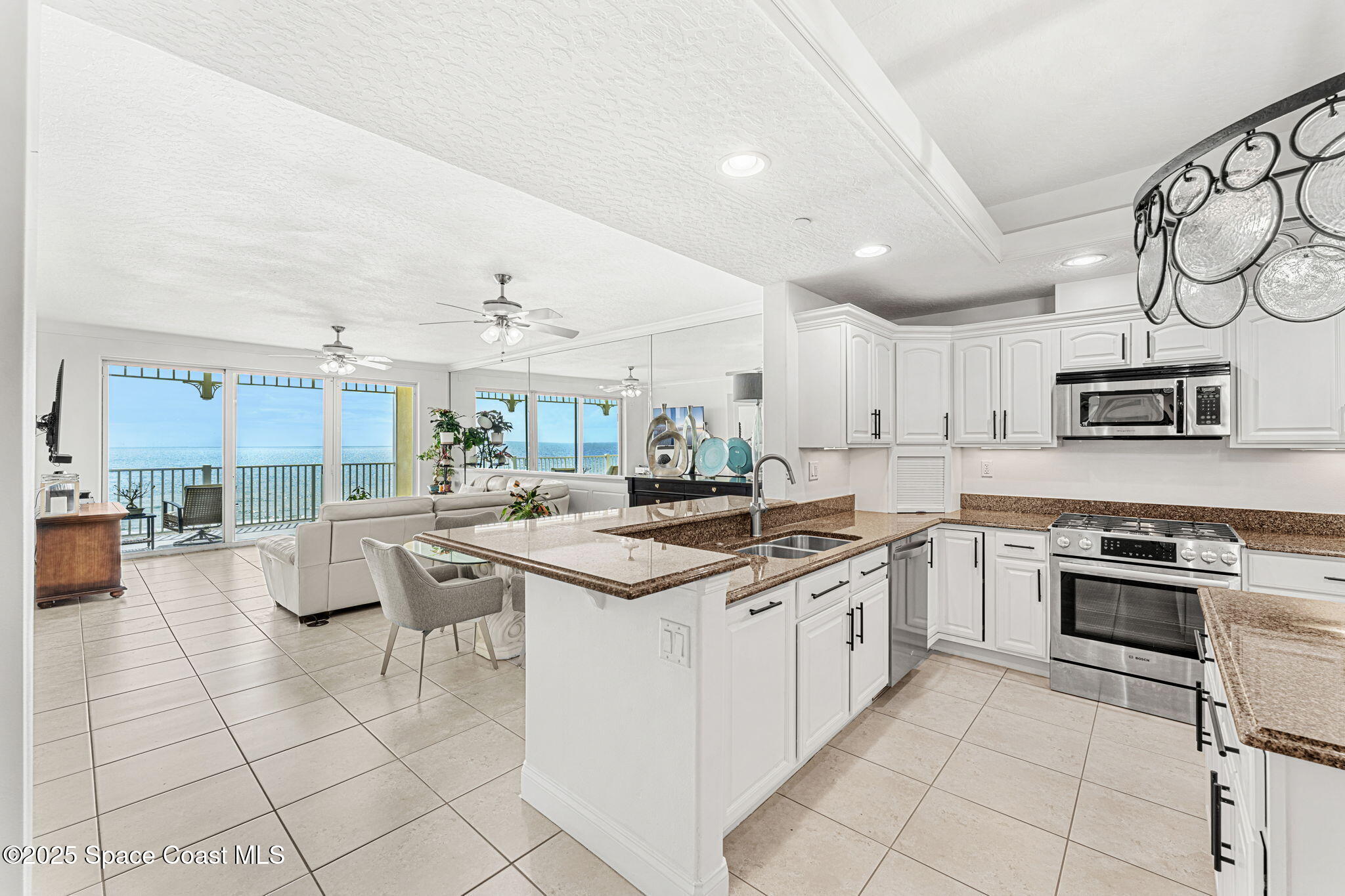 505 S Miramar Avenue, 2403