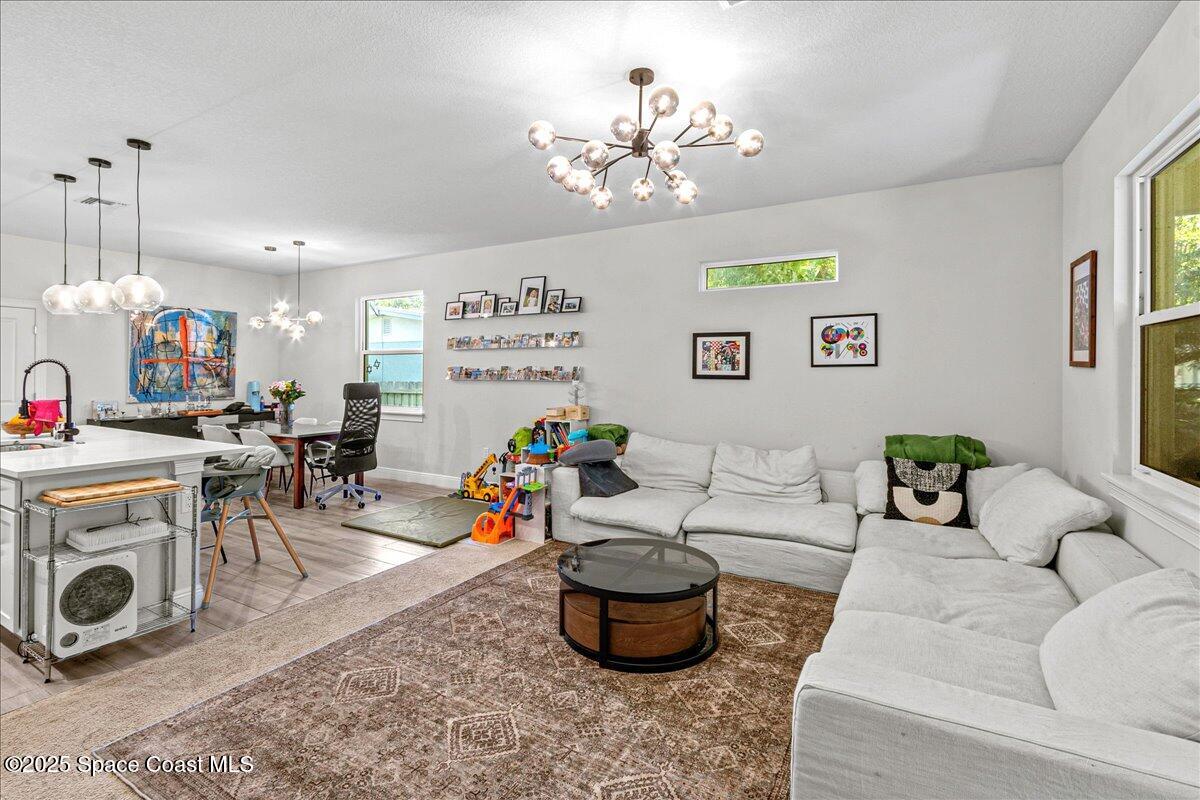 95 E Court