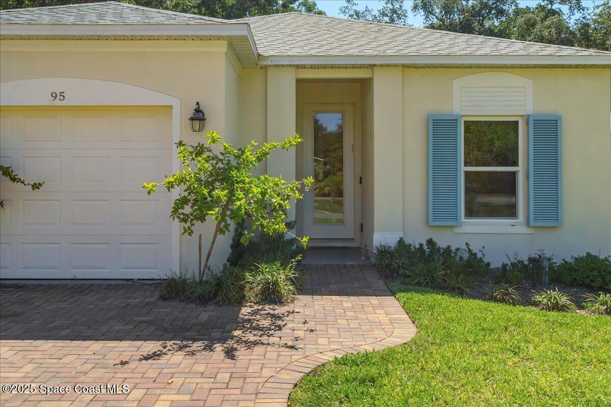 95 E Court