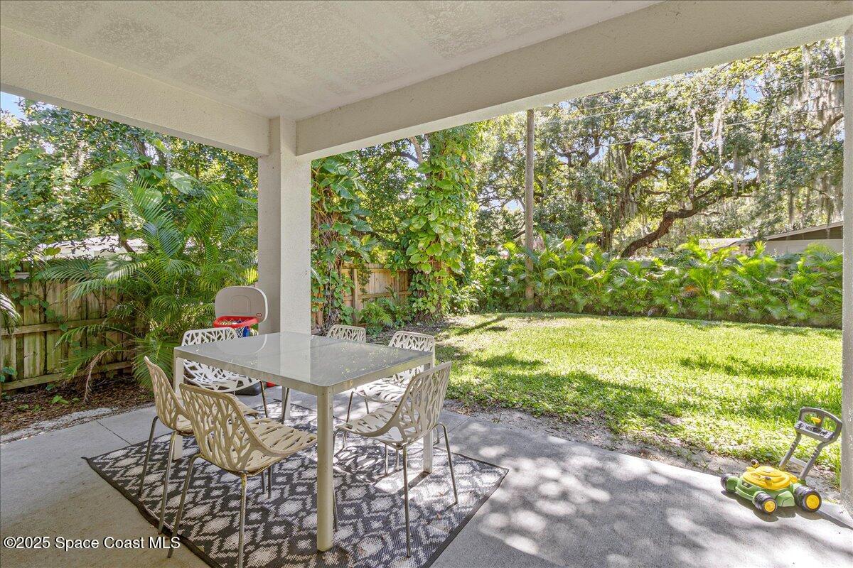 95 E Court
