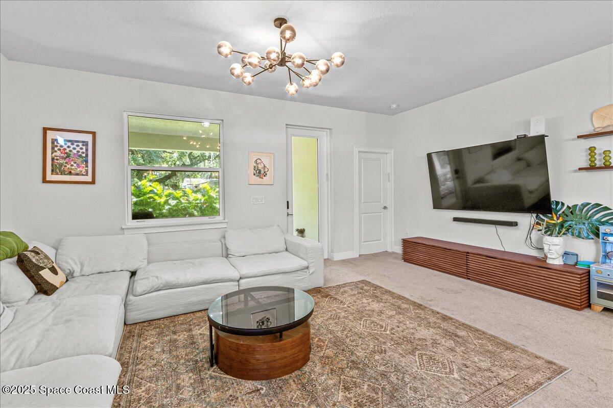 95 E Court