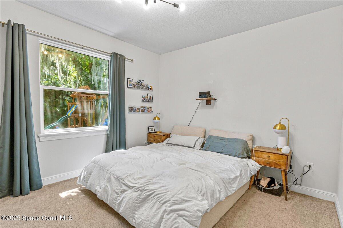 95 E Court