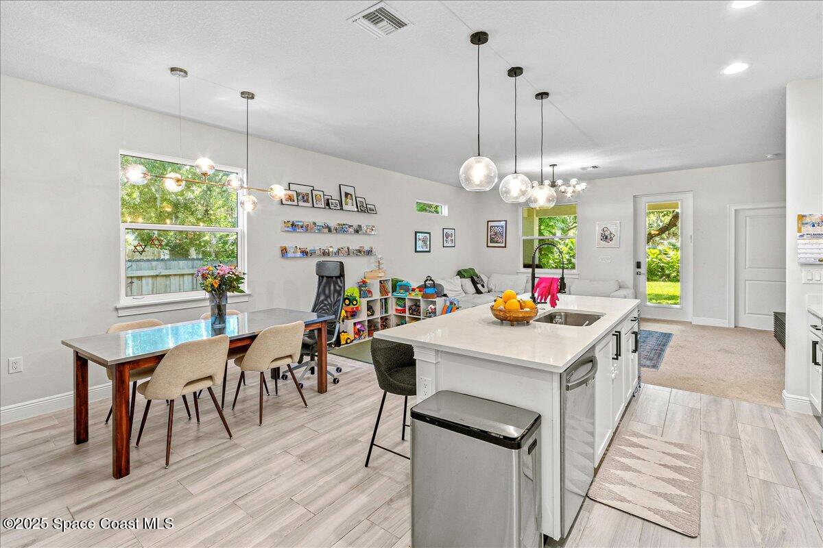 95 E Court
