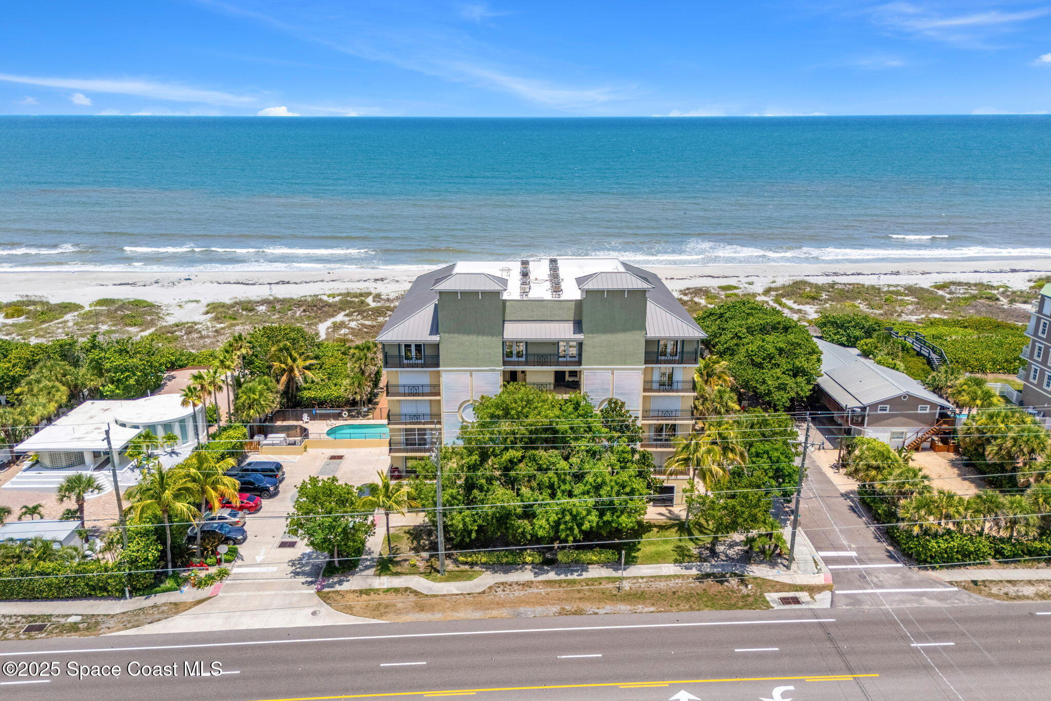 2375 S Atlantic Avenue, 601