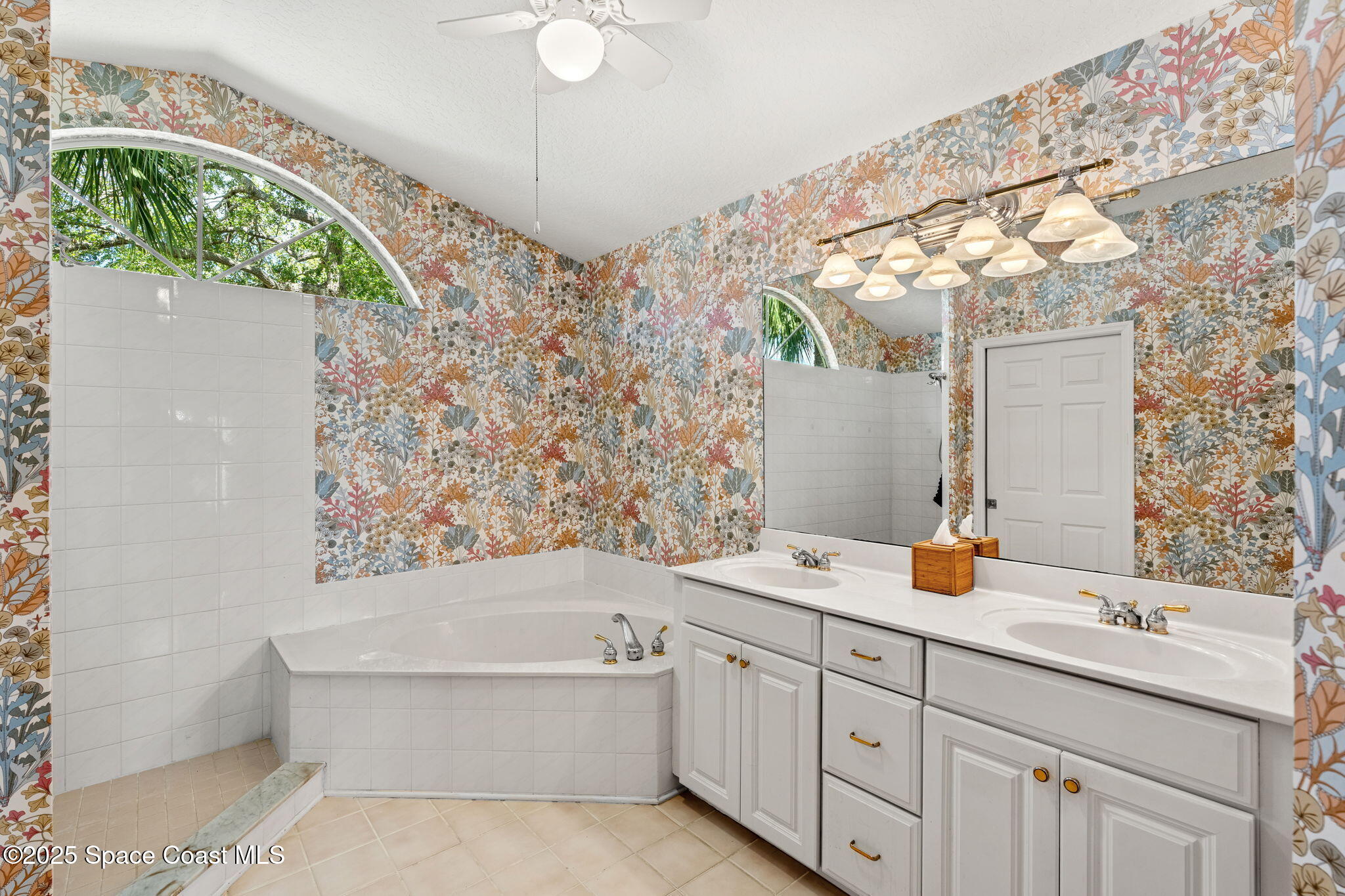 585 Lake Victoria Circle