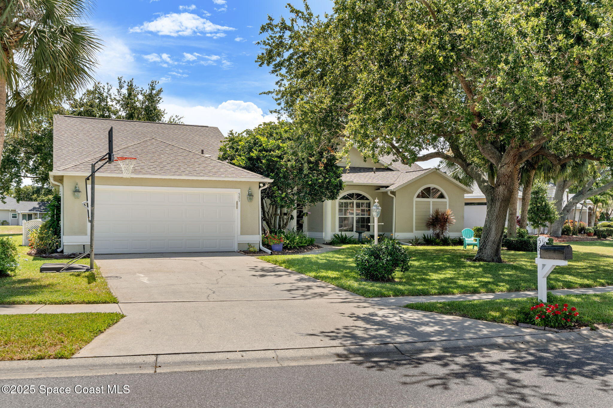 585 Lake Victoria Circle