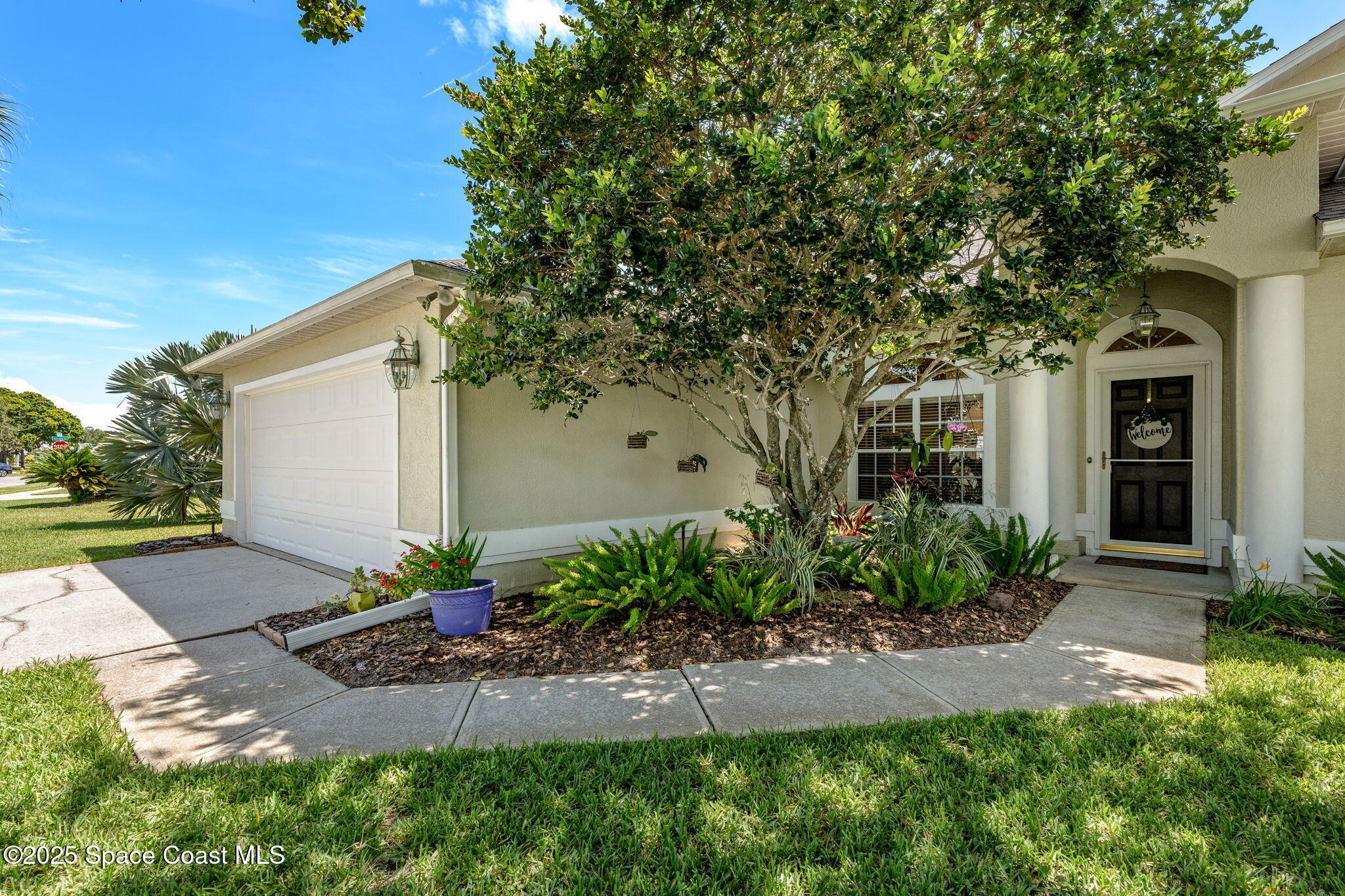 585 Lake Victoria Circle