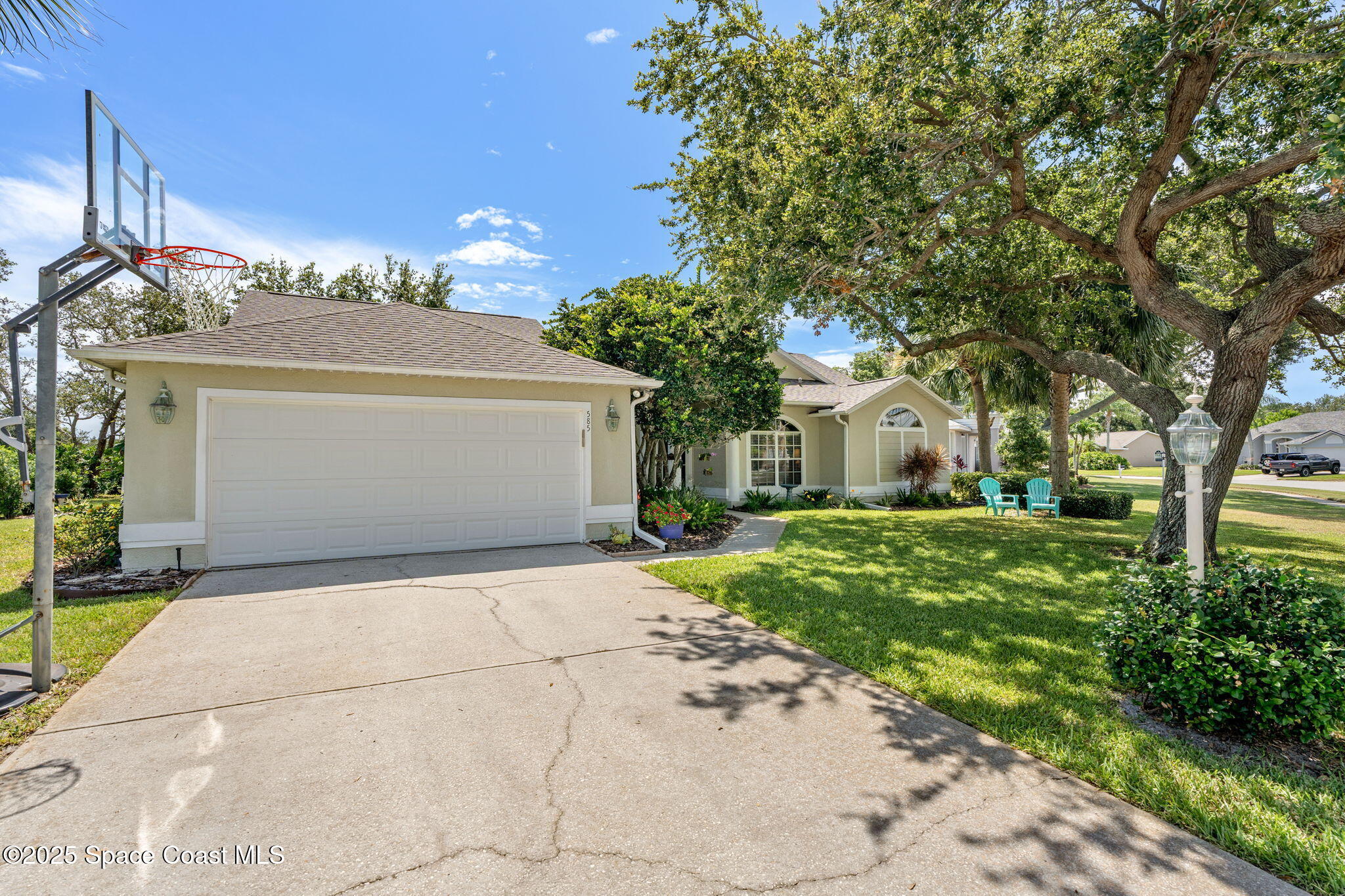 585 Lake Victoria Circle