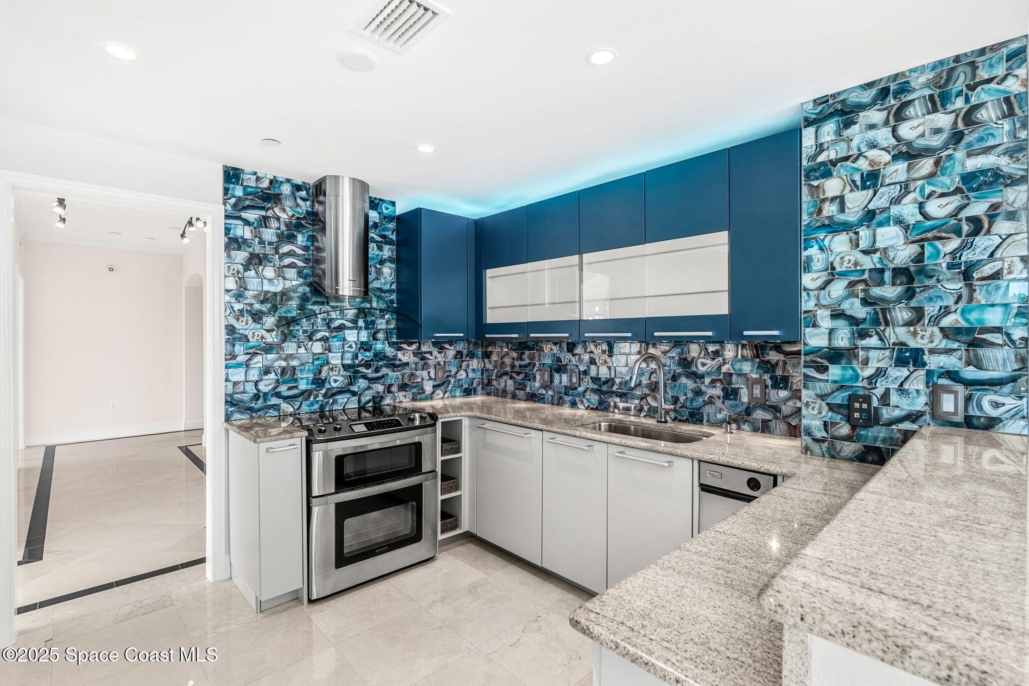 3500 S Atlantic Avenue, 102