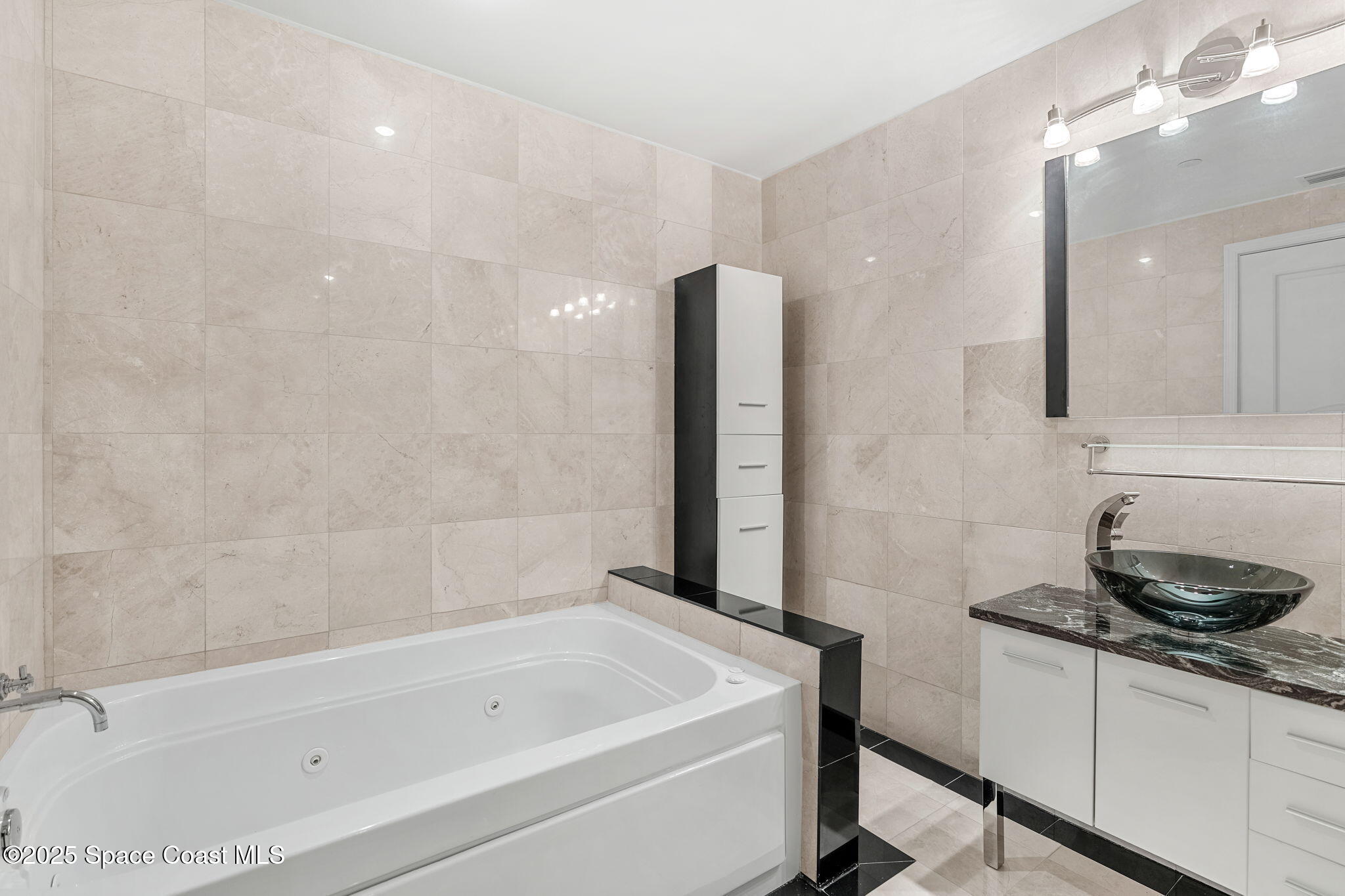 3500 S Atlantic Avenue, 102