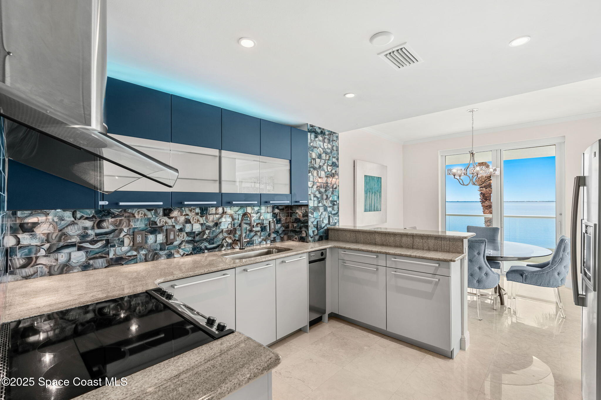 3500 S Atlantic Avenue, 102