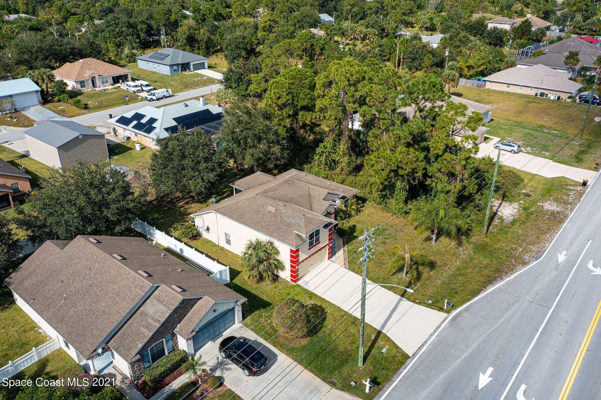 1830 Degroodt Road SW