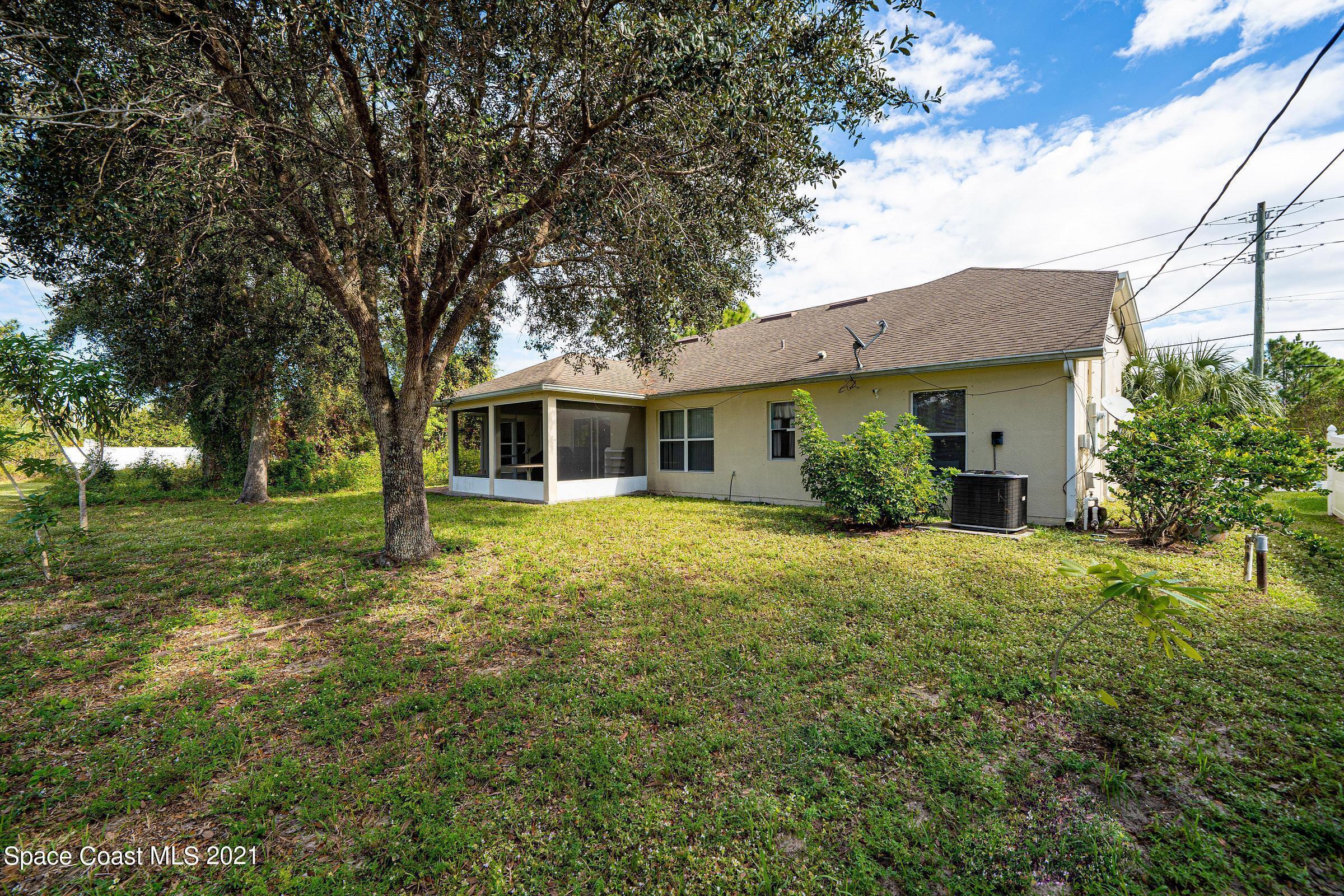 1830 Degroodt Road SW