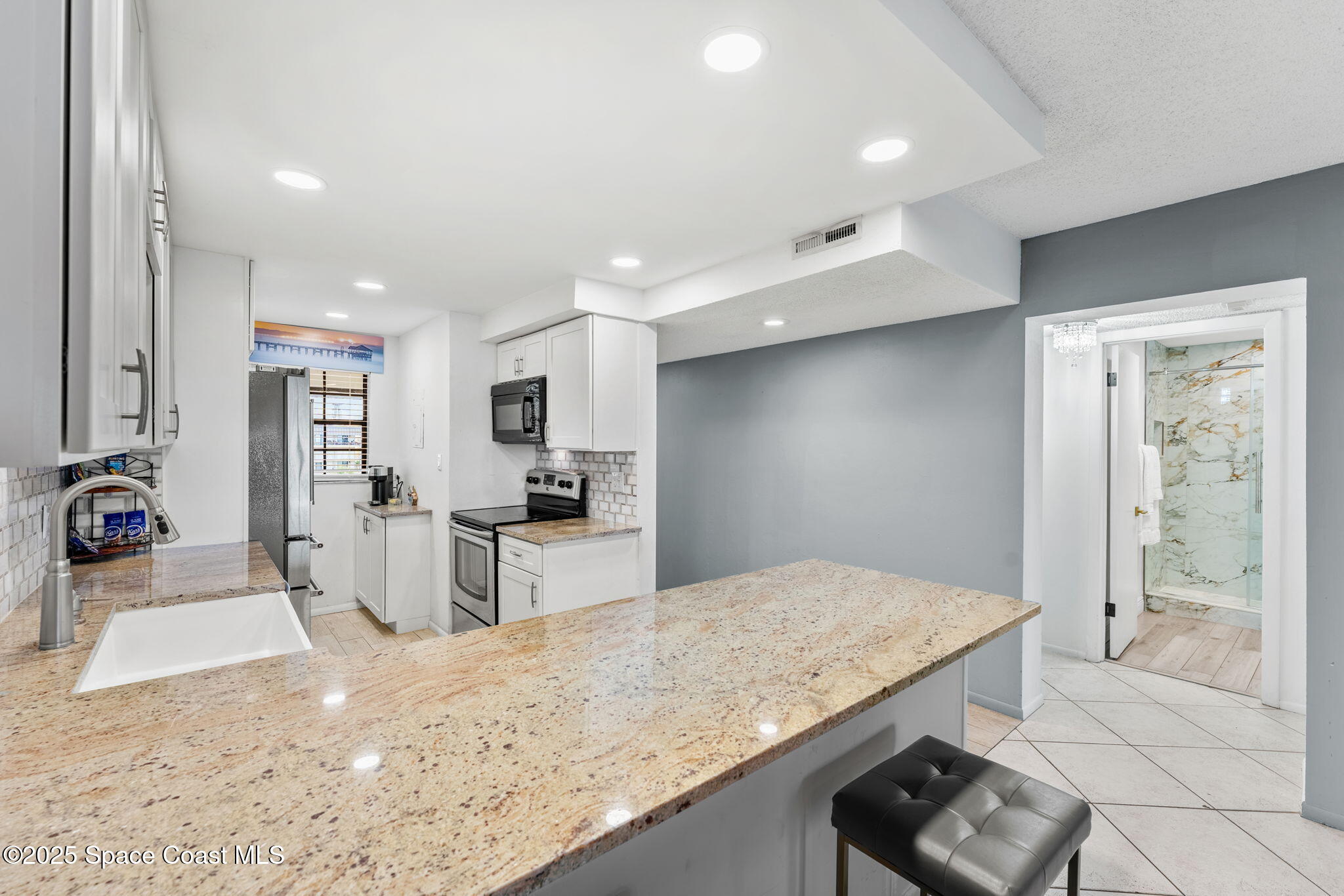 4100 Ocean Beach Boulevard, 512