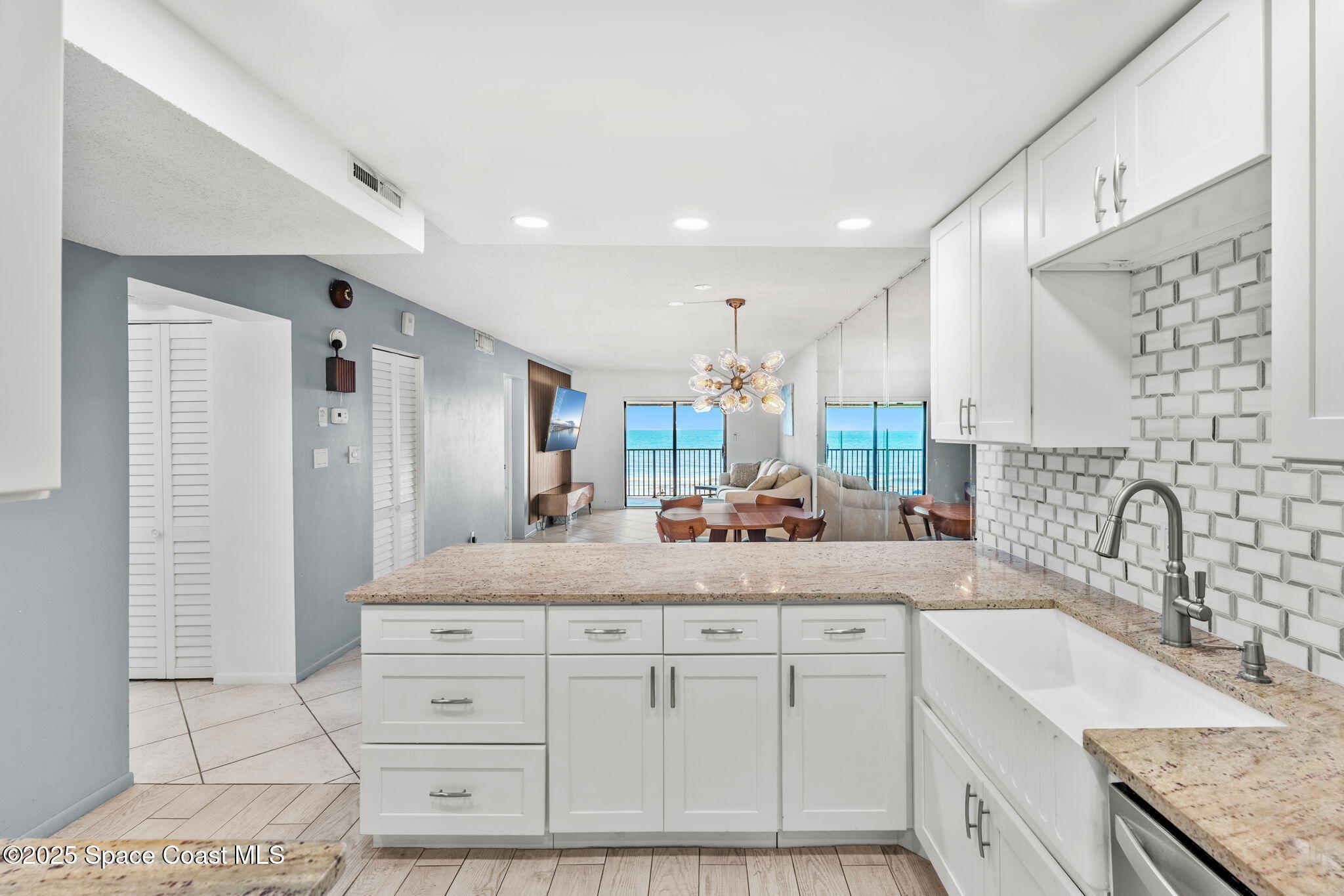 4100 Ocean Beach Boulevard, 512
