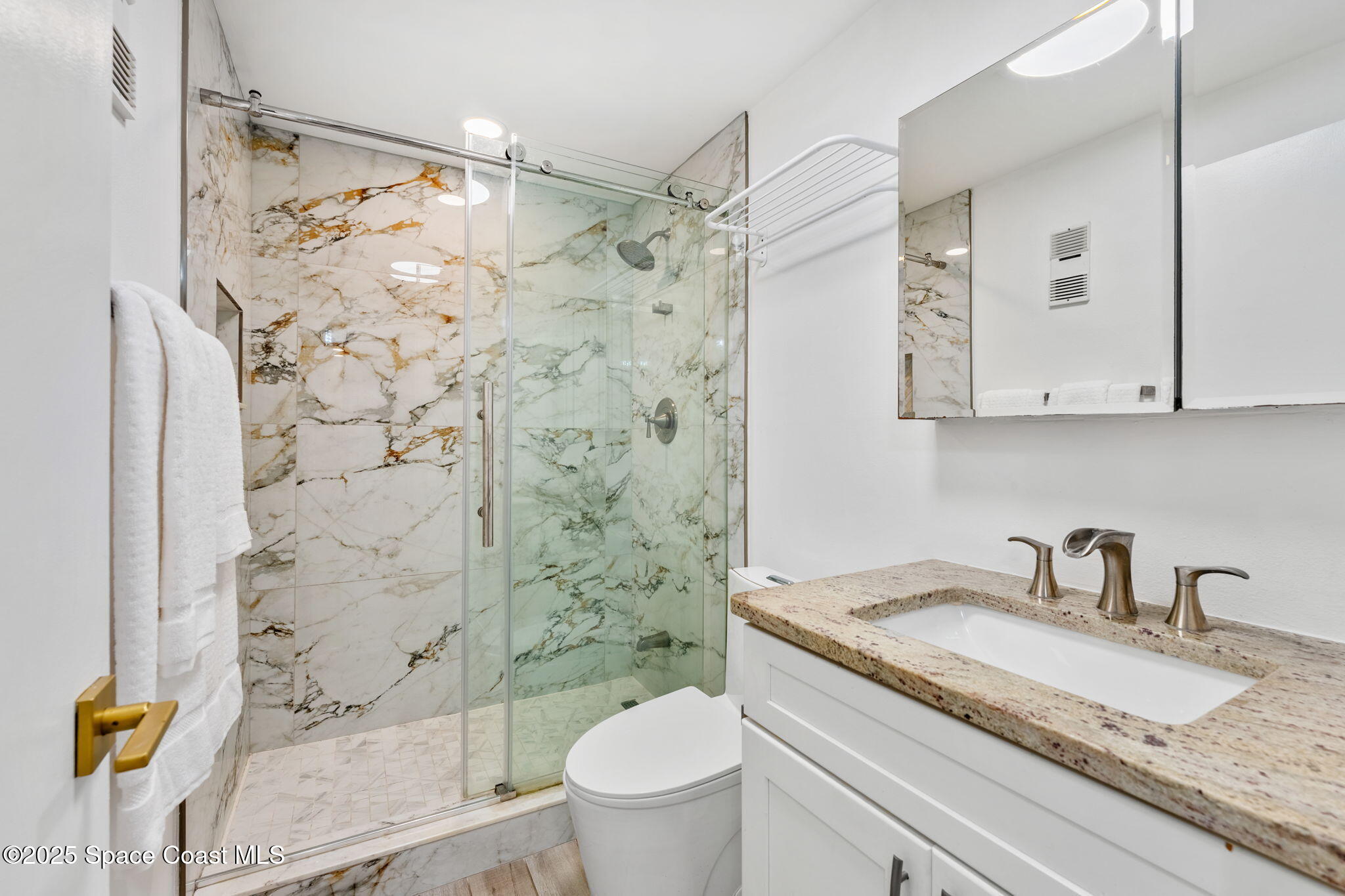 4100 Ocean Beach Boulevard, 512