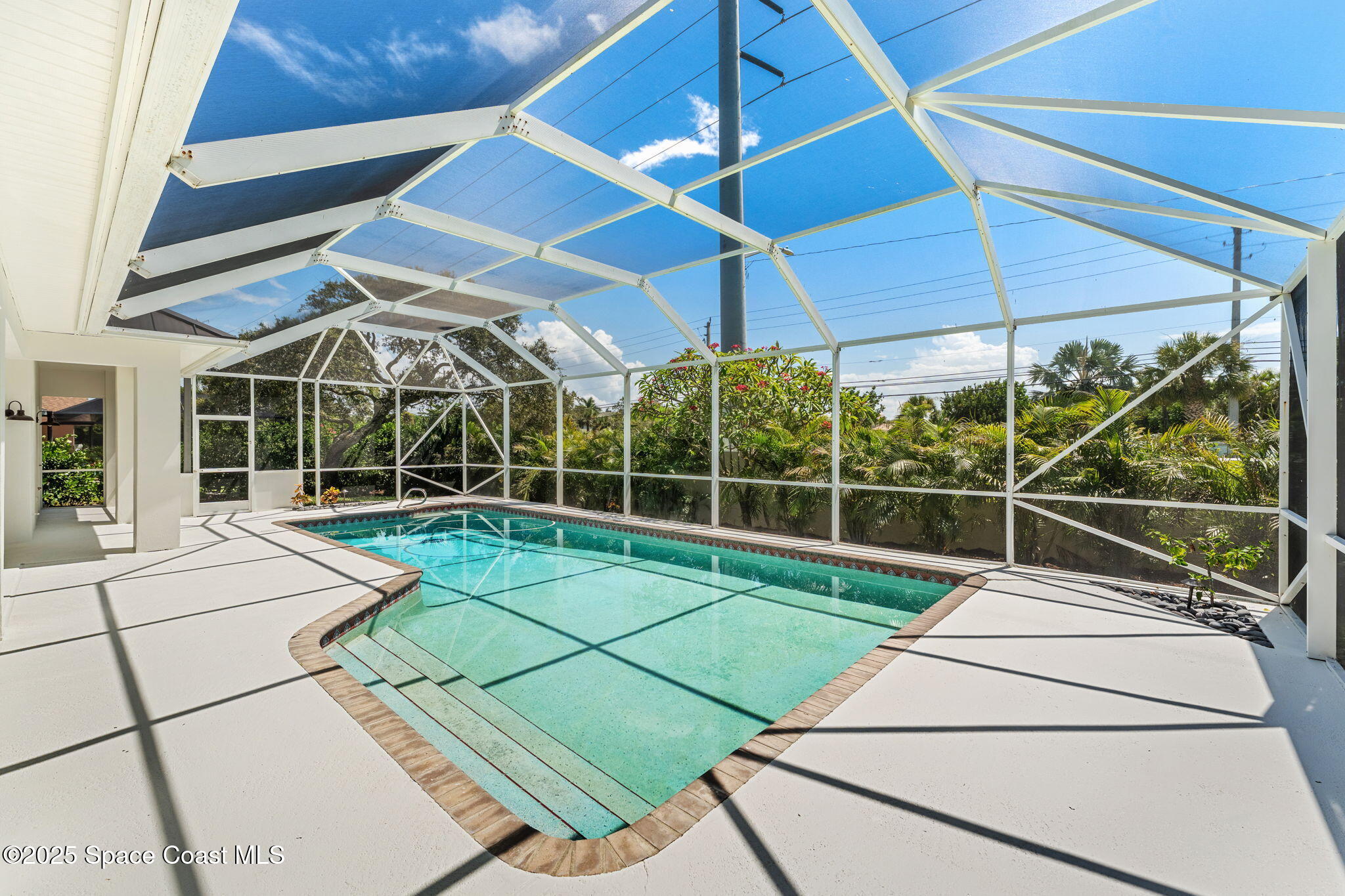 881 Peregrine Drive