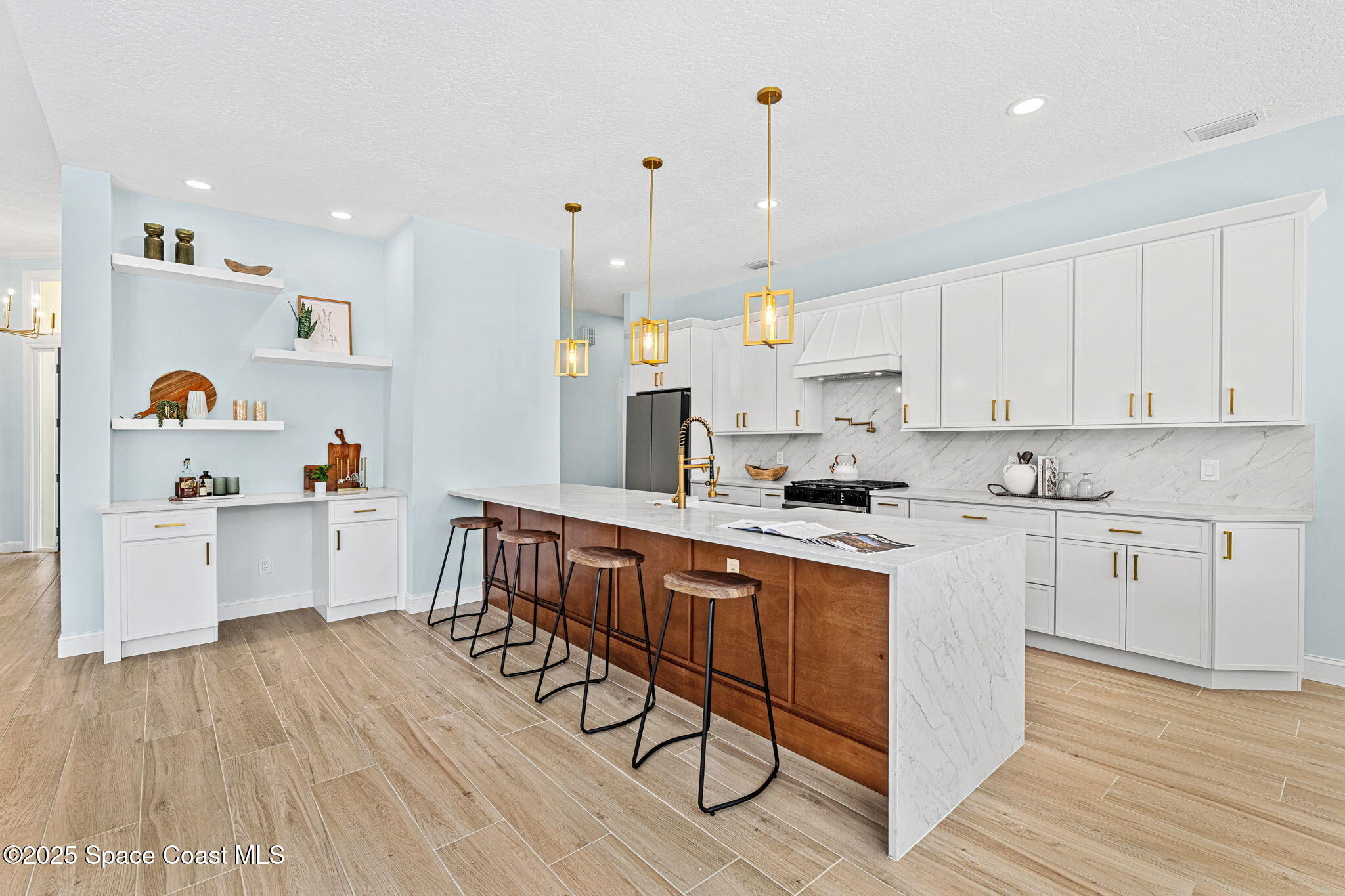 881 Peregrine Drive
