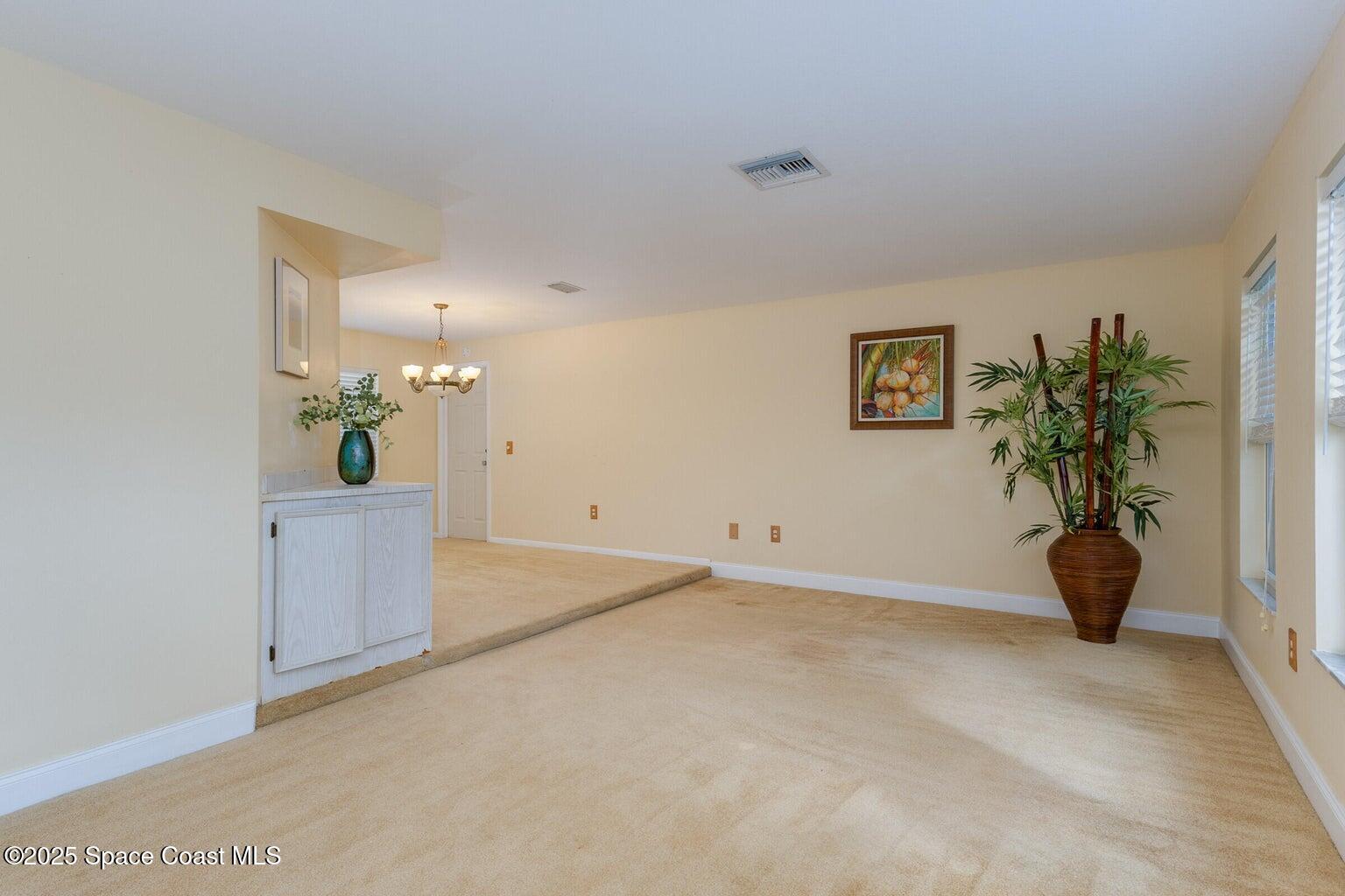 300 S Palm Avenue