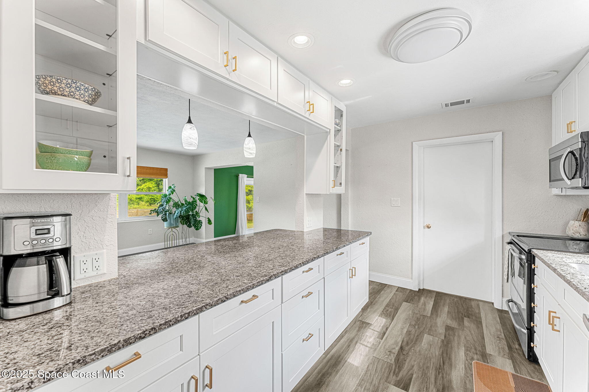 328 Magnolia Avenue