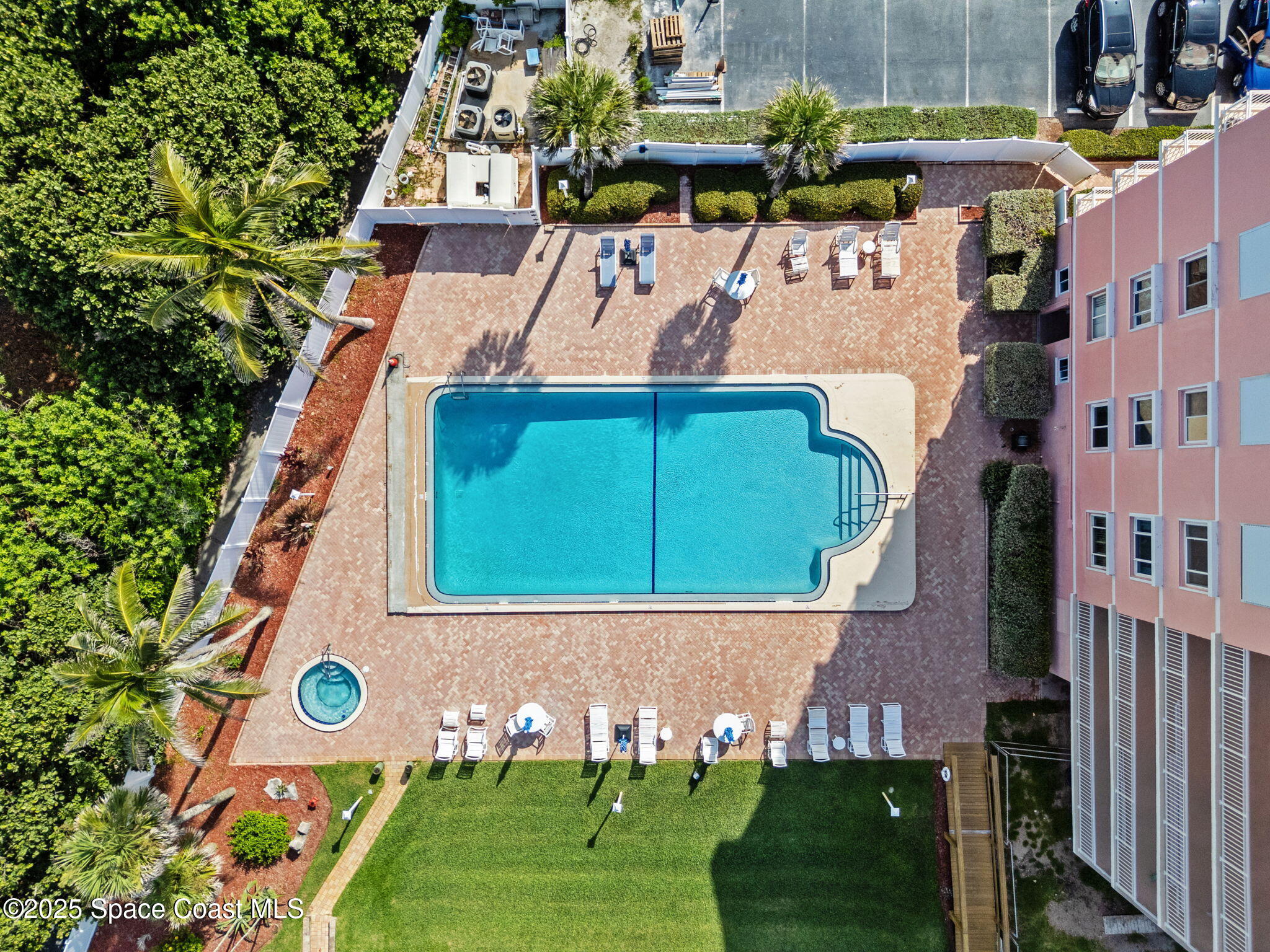 5635 Highway A1a, A802