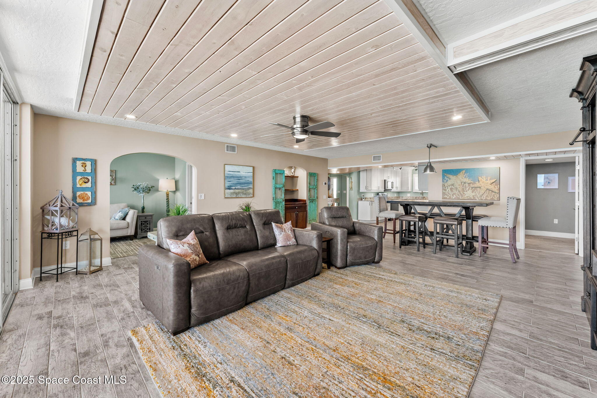 5635 Highway A1a, A802