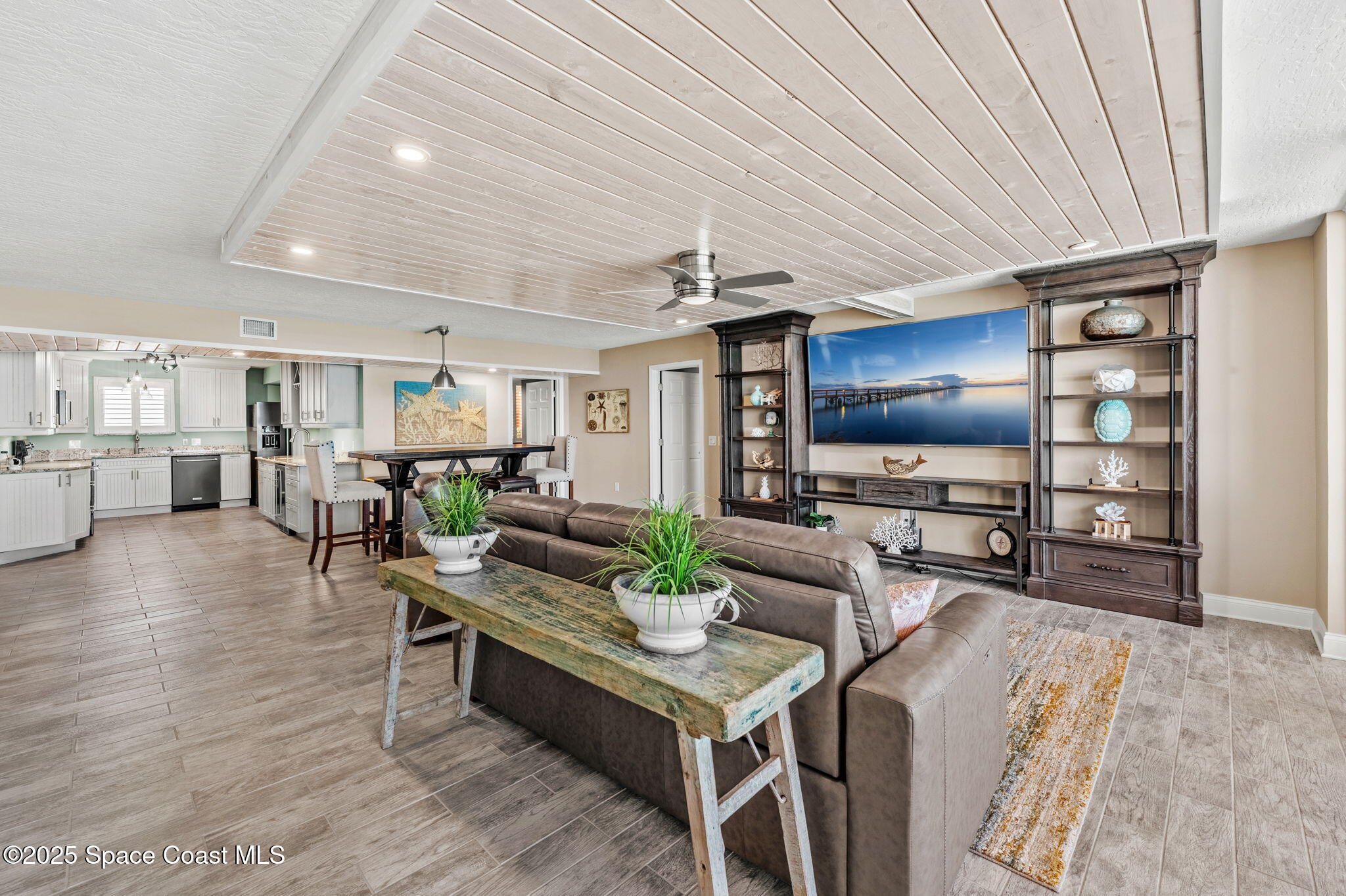5635 Highway A1a, A802