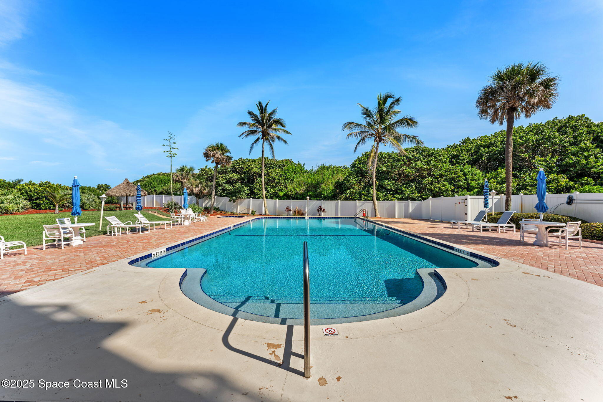 5635 Highway A1a, A802