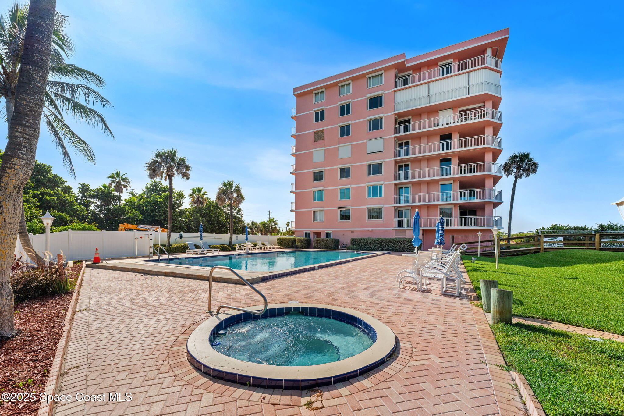 5635 Highway A1a, A802