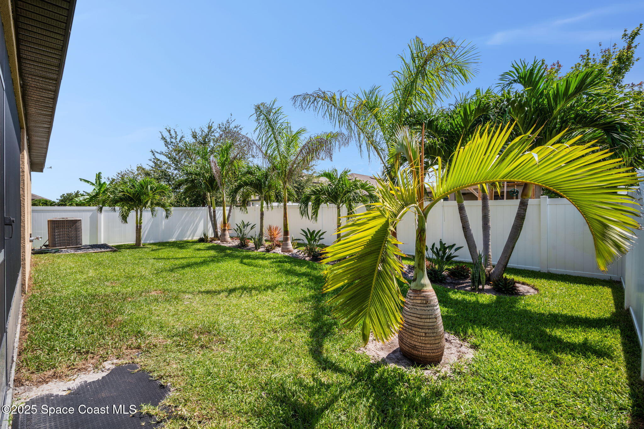 1586 Fuji Drive
