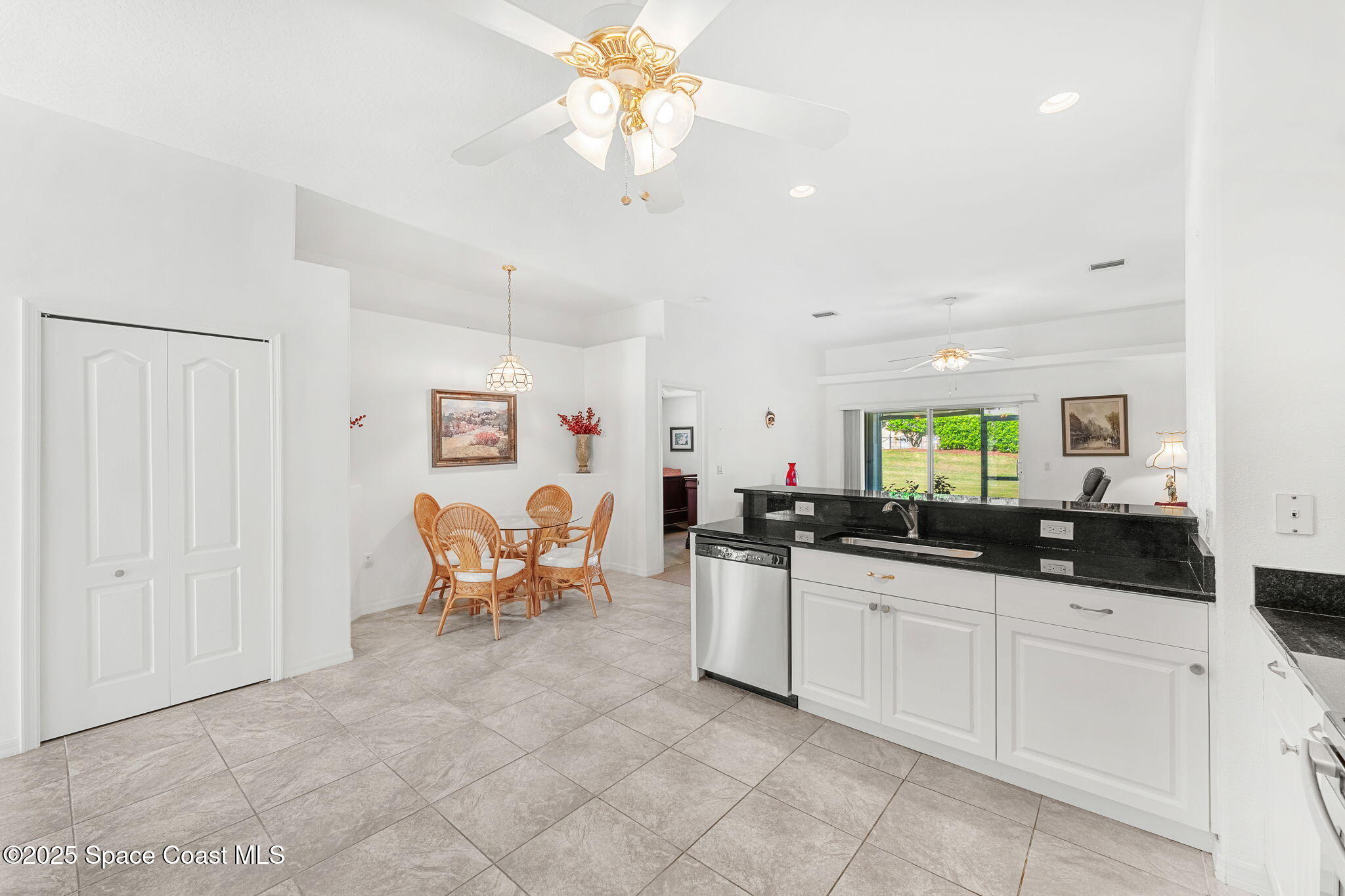 926 Pine Creek Circle NE