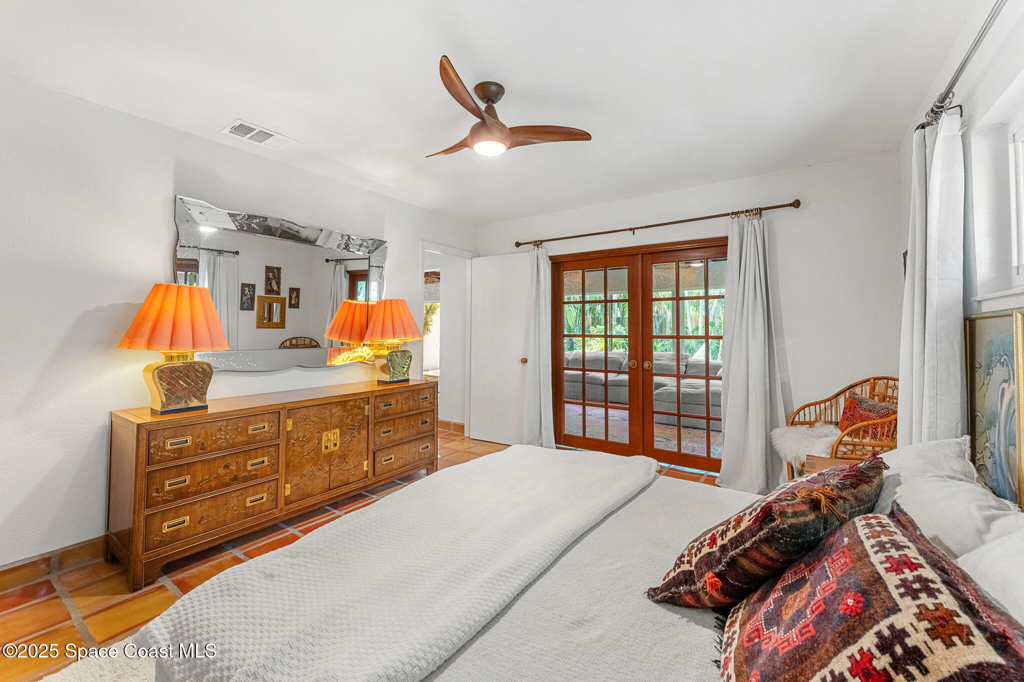 445 Desoto Parkway