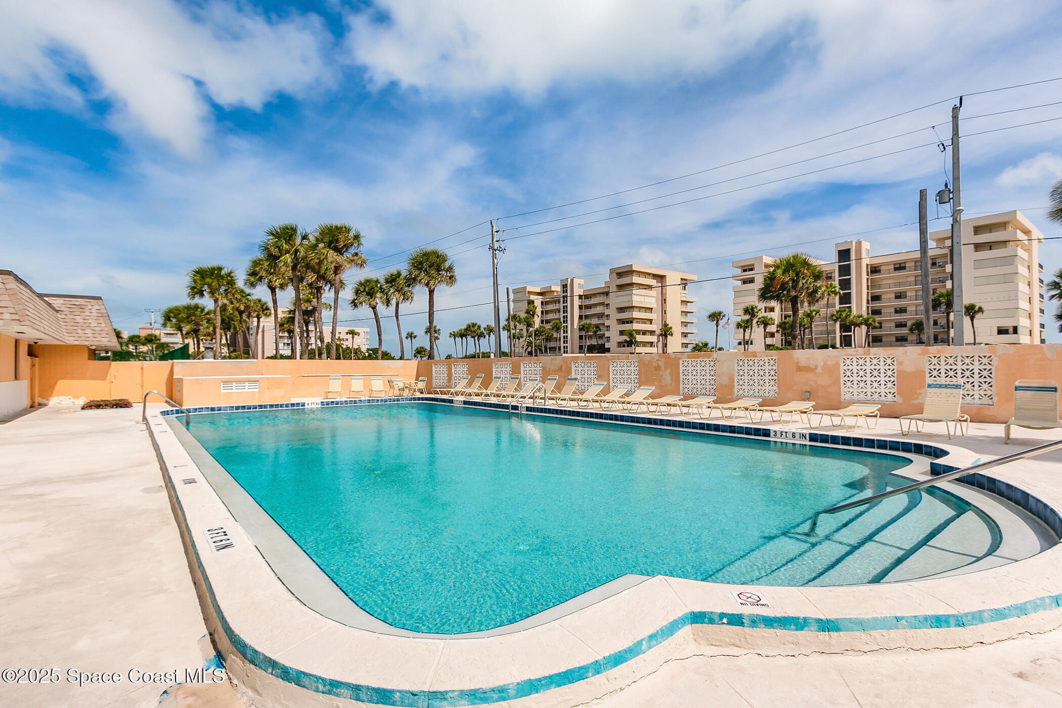 2700 N Highway A1a, #12-207