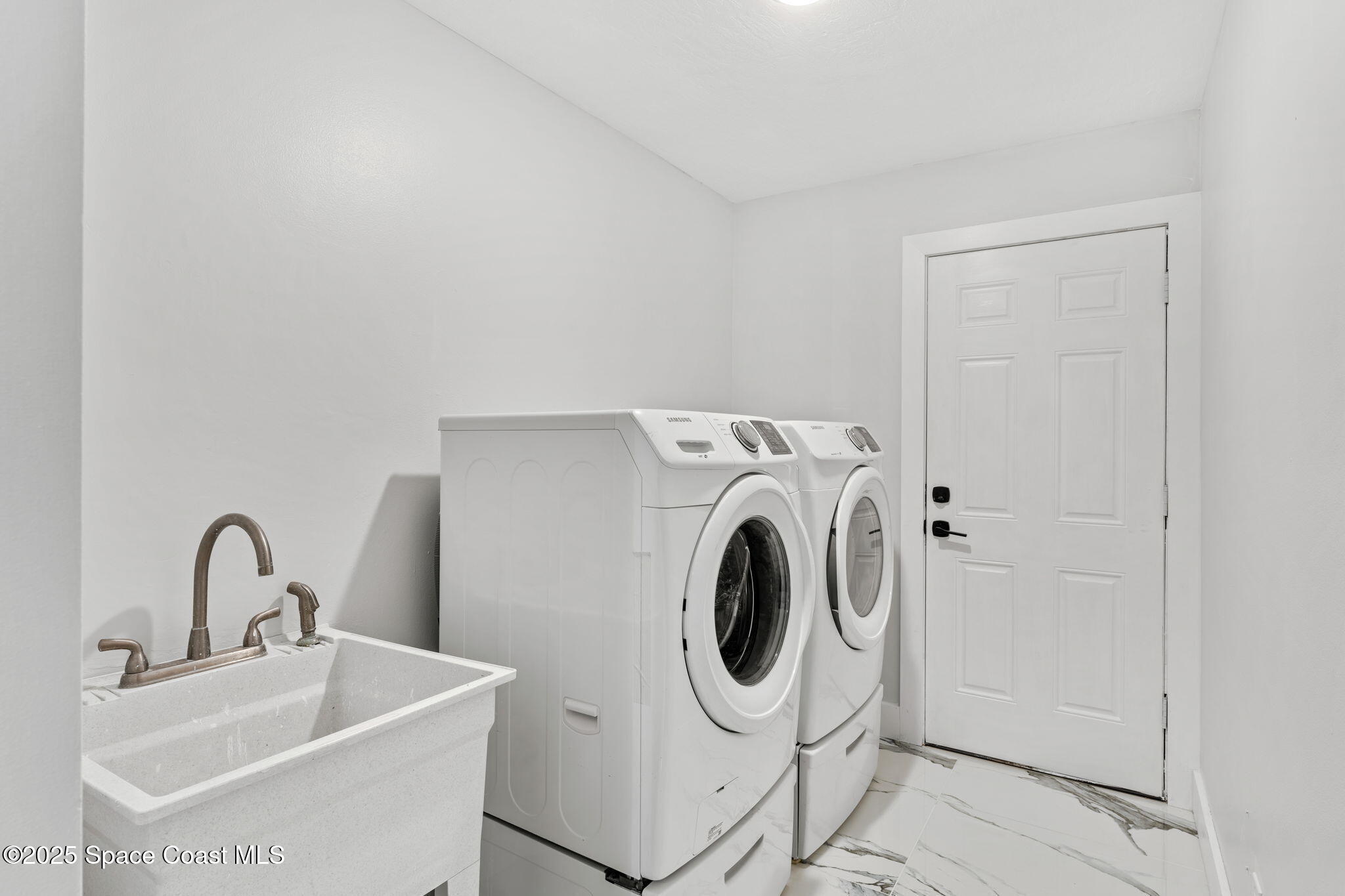 398 Riverview Lane