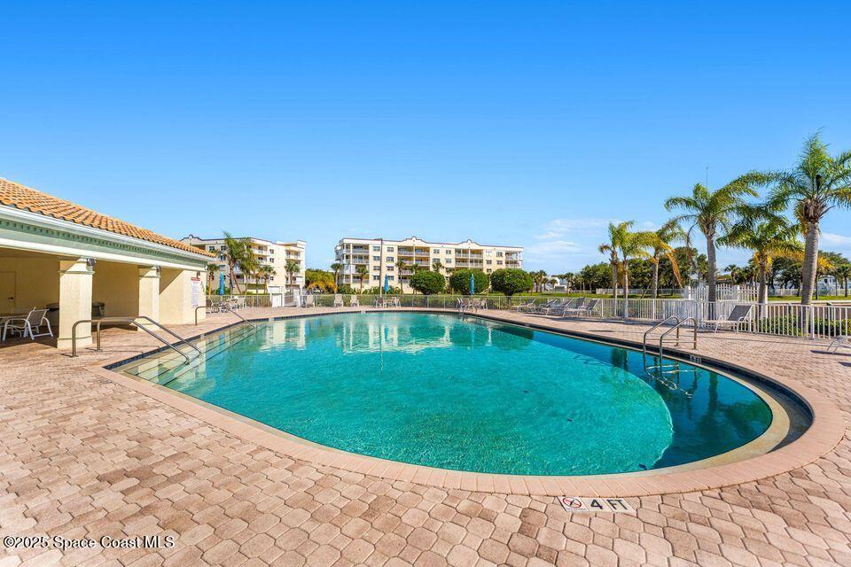 8931 Lake Drive, 401