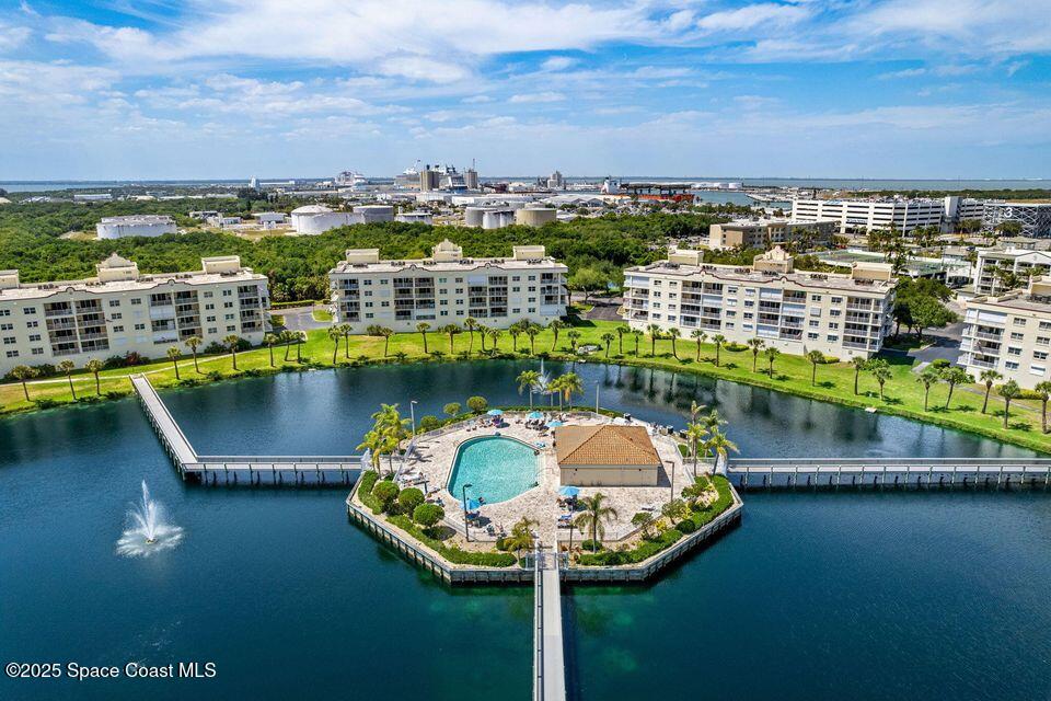 8931 Lake Drive, 401