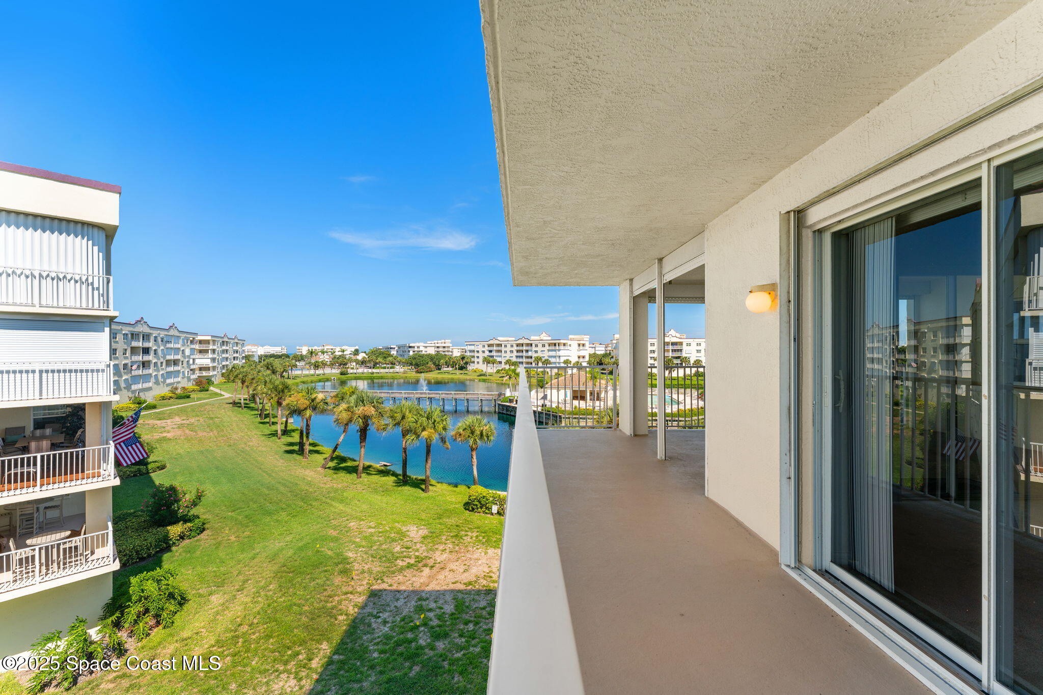 8931 Lake Drive, 401