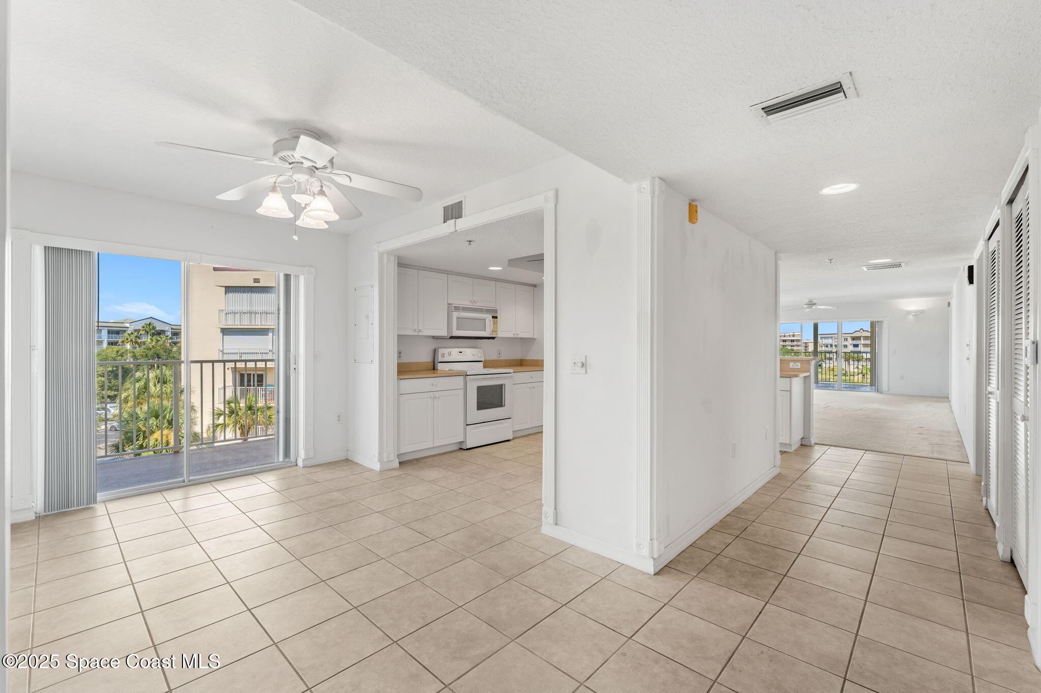 8931 Lake Drive, 401