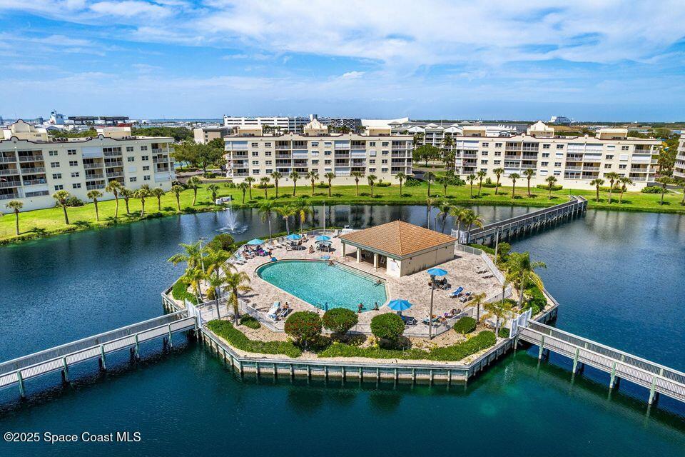 8931 Lake Drive, 401