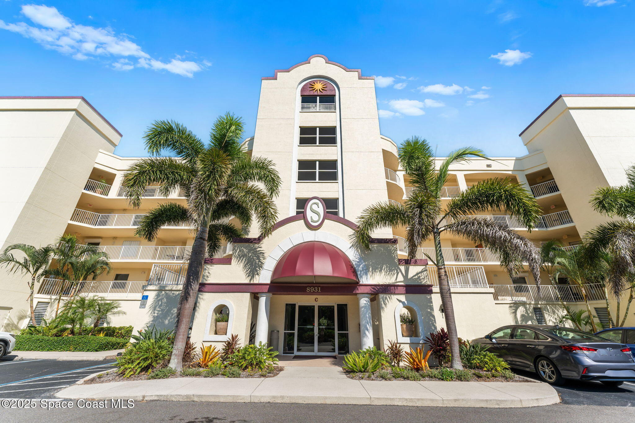 8931 Lake Drive, 401