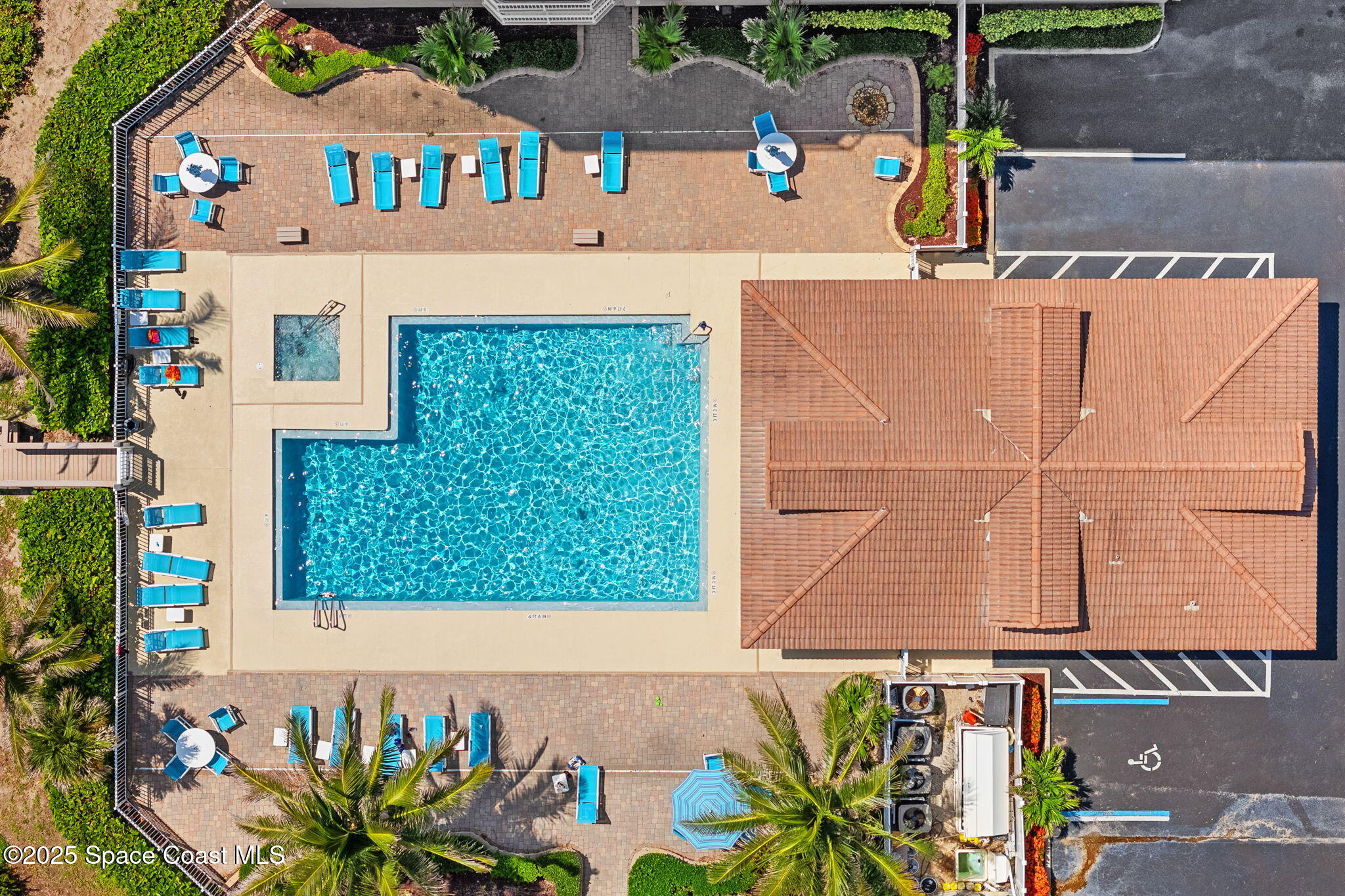2075 Highway A1a, 2601b