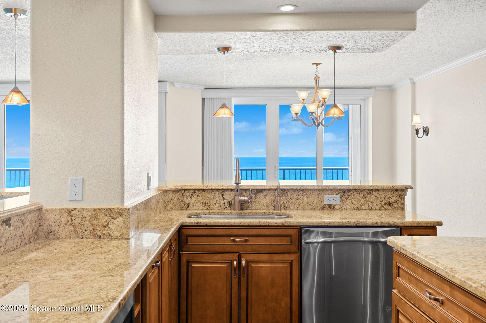2075 Highway A1a, 2601b