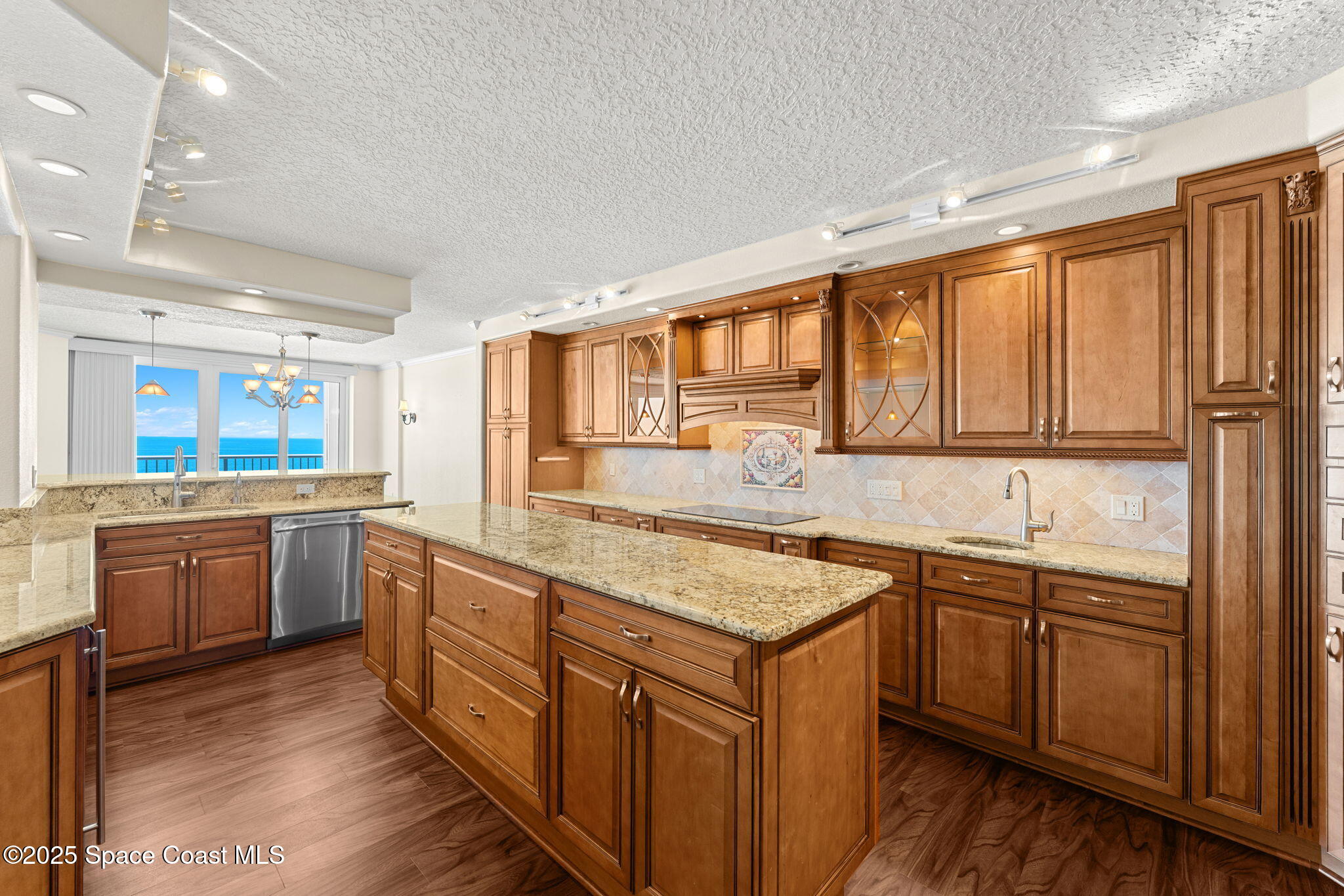 2075 Highway A1a, 2601b