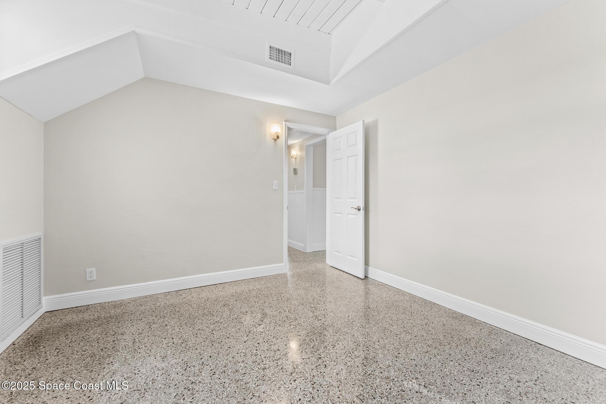 1644 Old Colonial Way